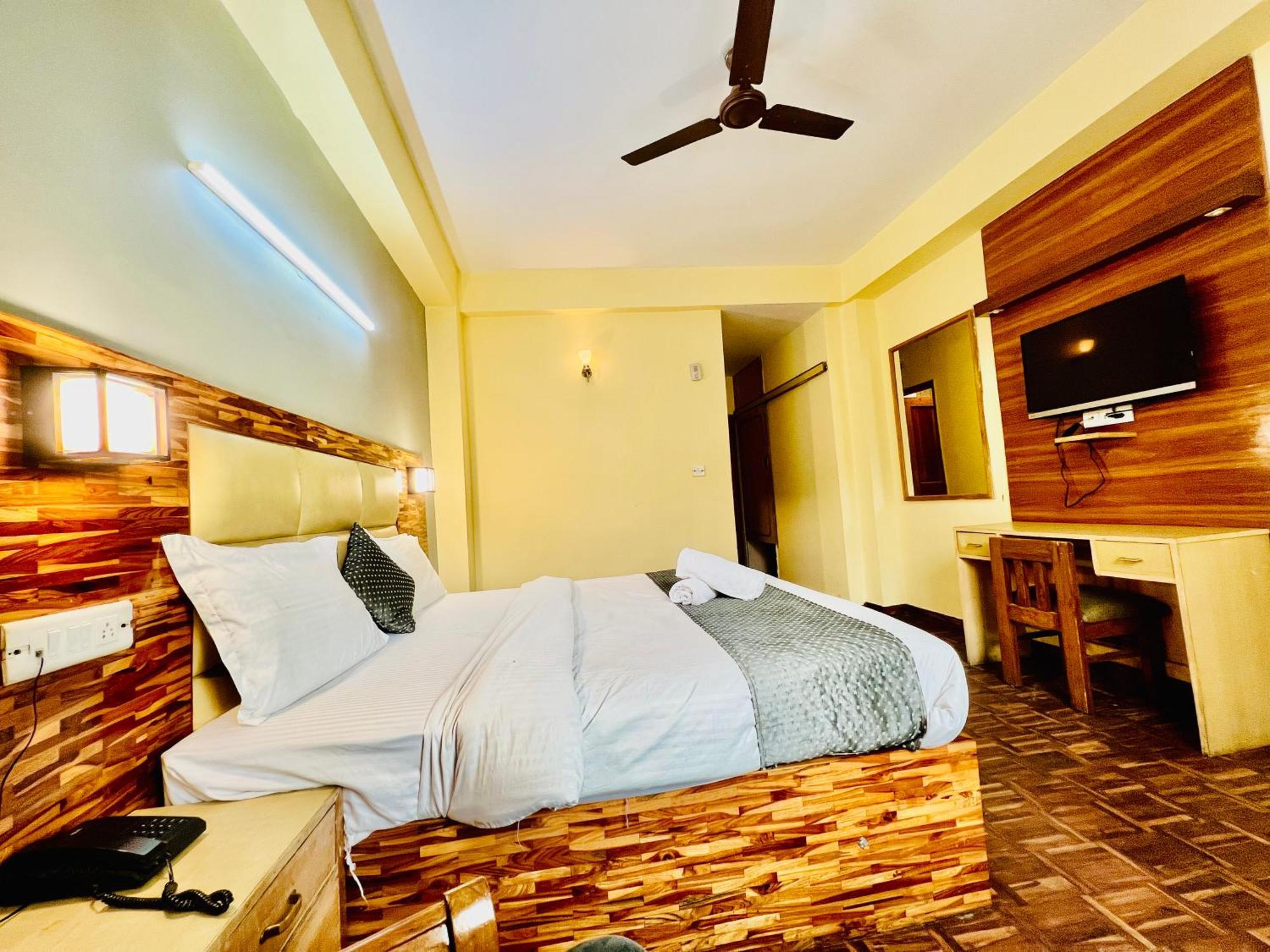 Kalinga's - Majestic Mountain View