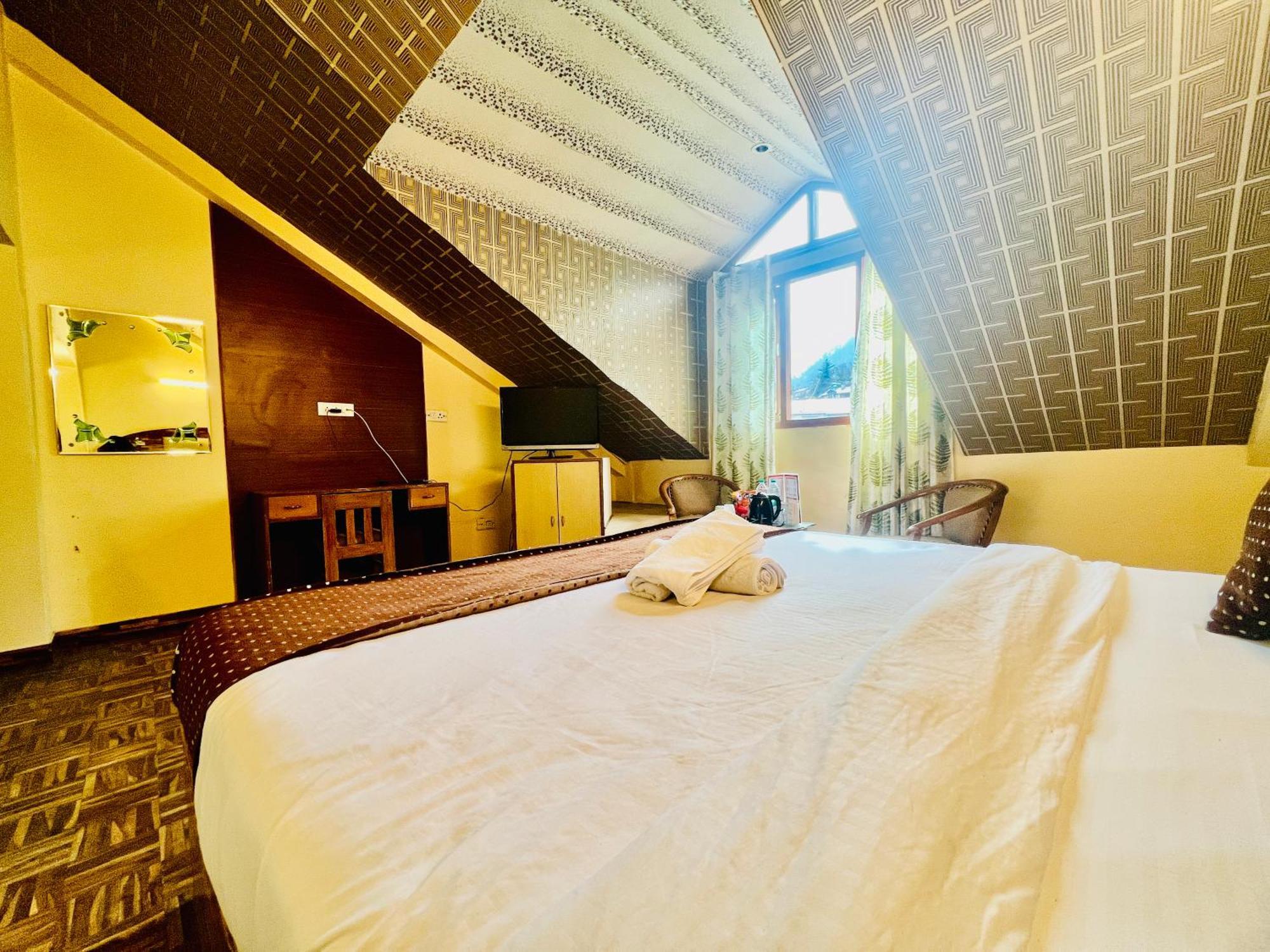 Hotel Kalinga's - Majestic Mountain View