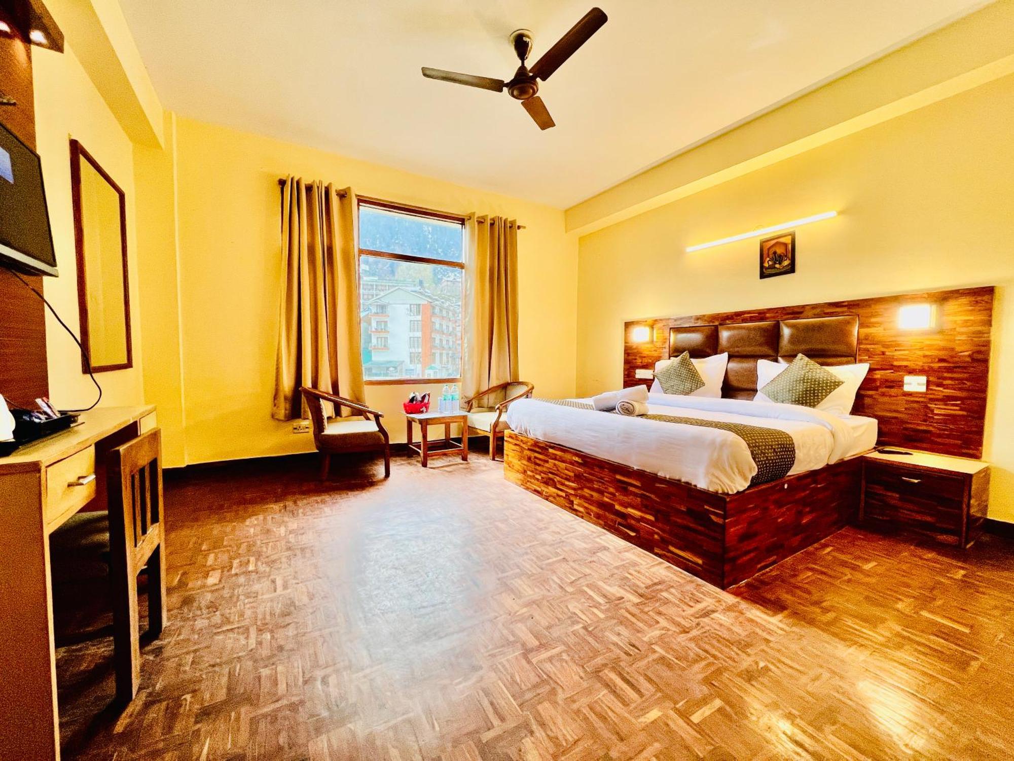 Kalinga's - Majestic Mountain View Hotel