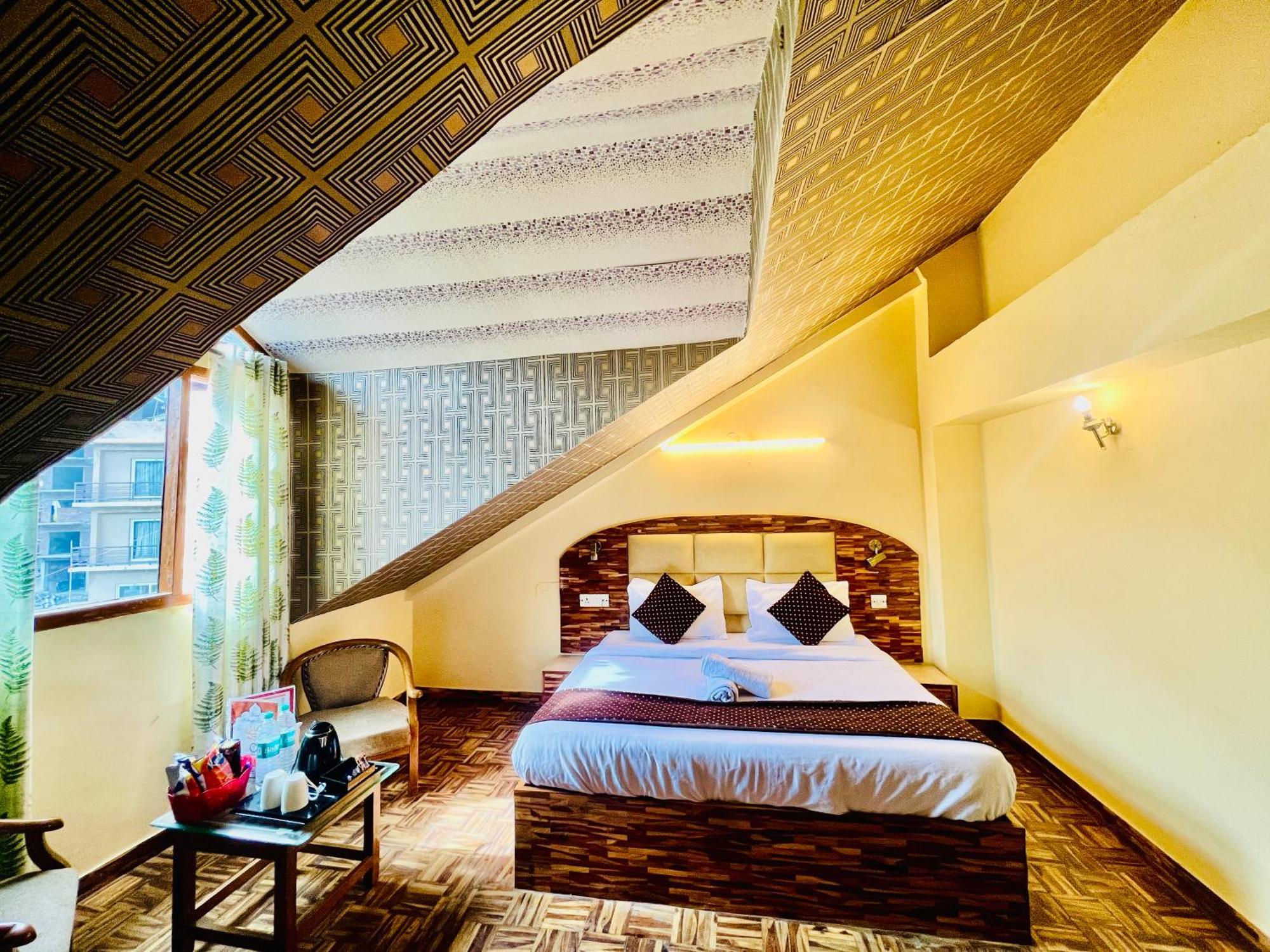 Hotel Kalinga's - Majestic Mountain View