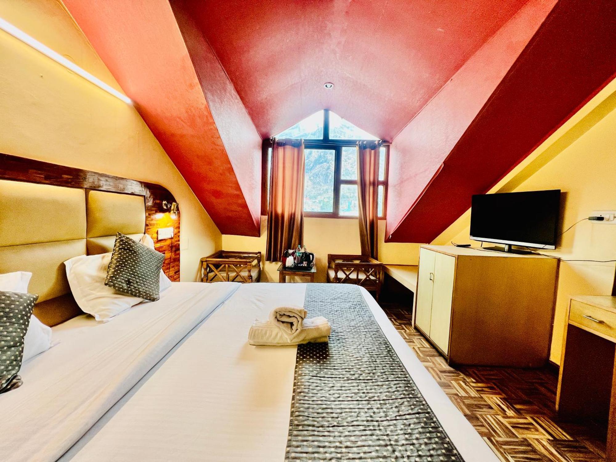 Hotel The Kalinga - Heaven In Mountains