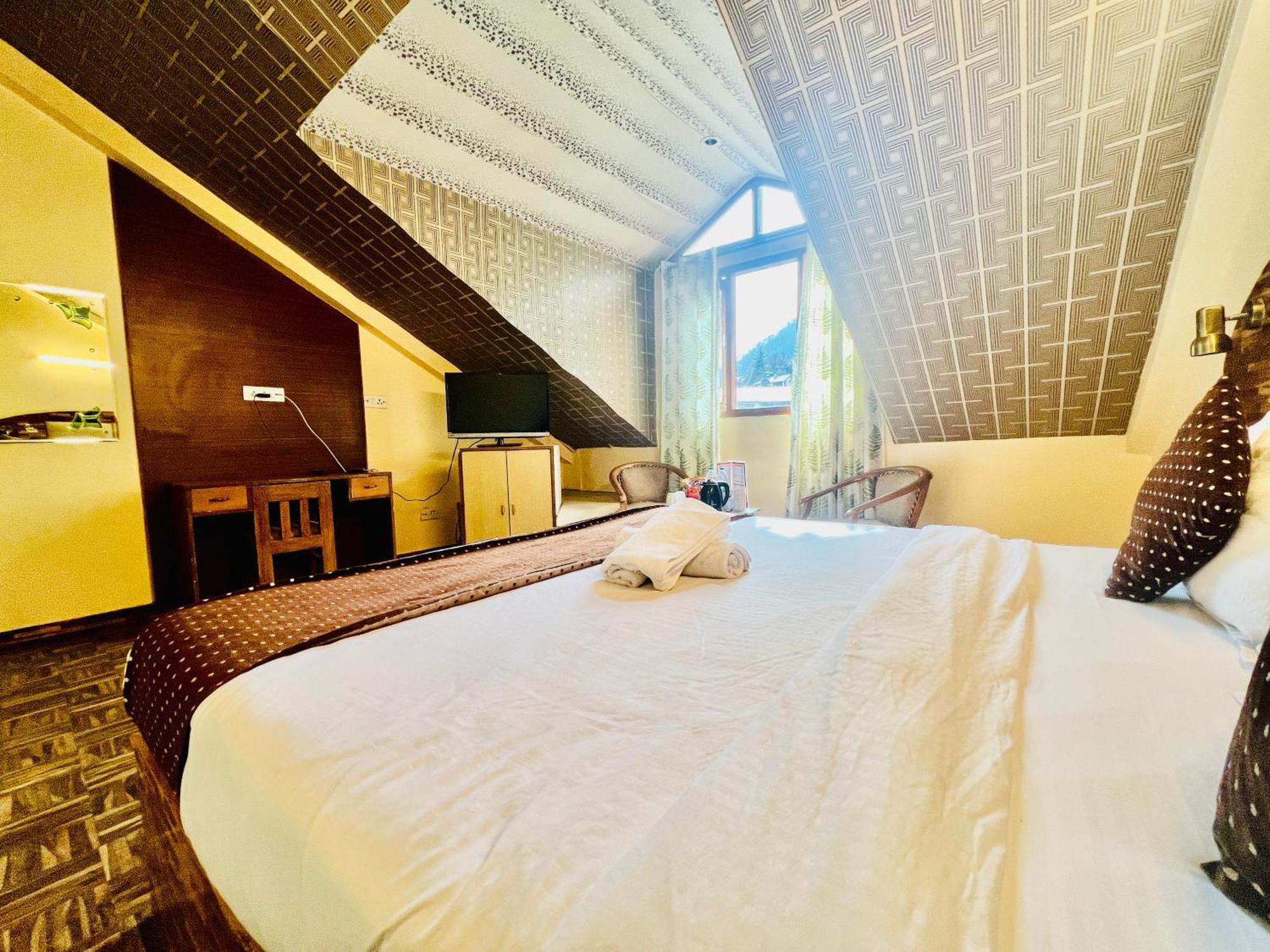 Hotel The Kalinga - Heaven In Mountains Manali (Himachal Pradesh)