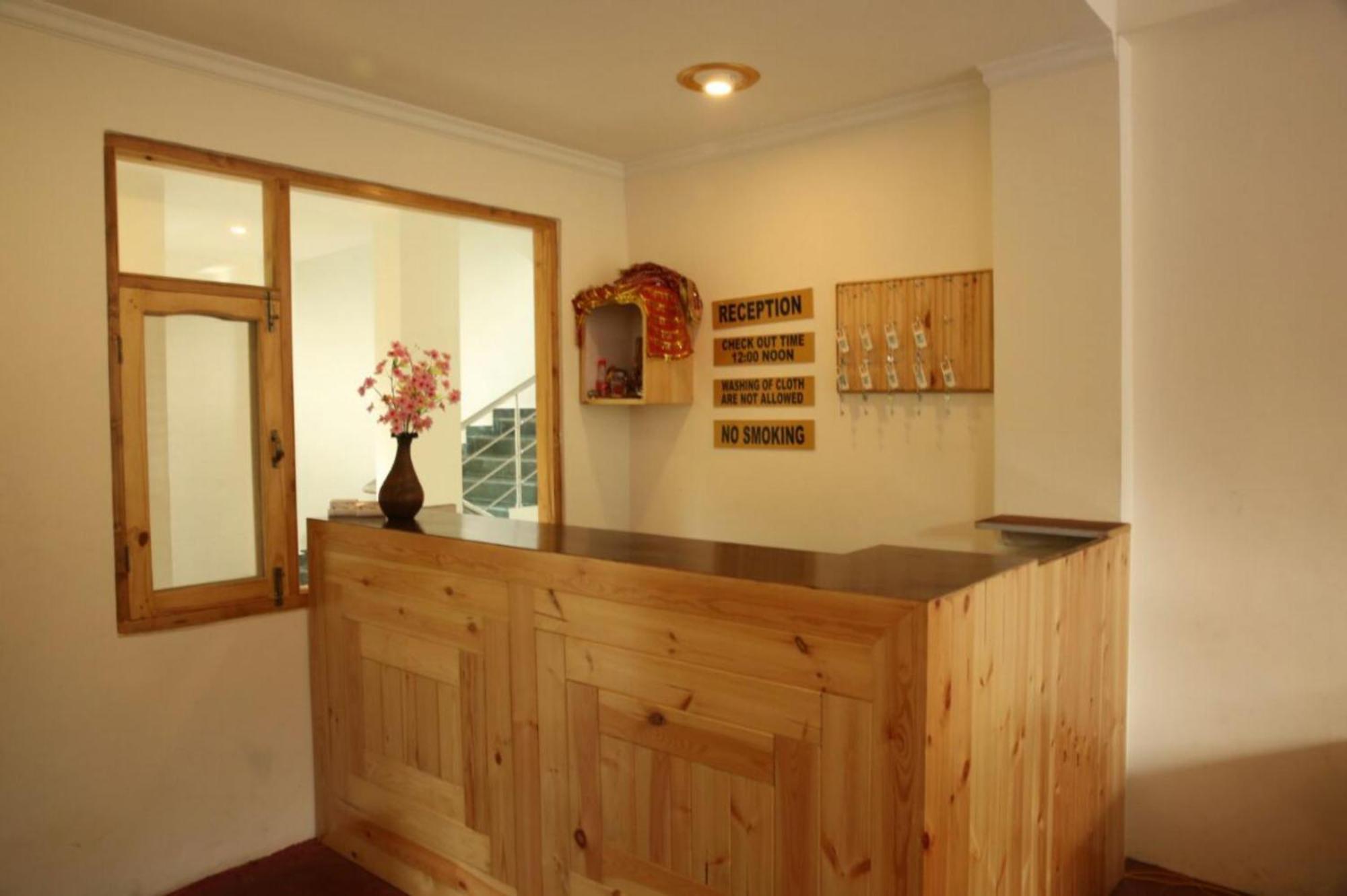 Goroomgo Saras - Near Hadimba Devi Temple - All Attached Balcony With Mountain View - Parking Facilities & Spacious 3* Manali (Himachal Pradesh)
