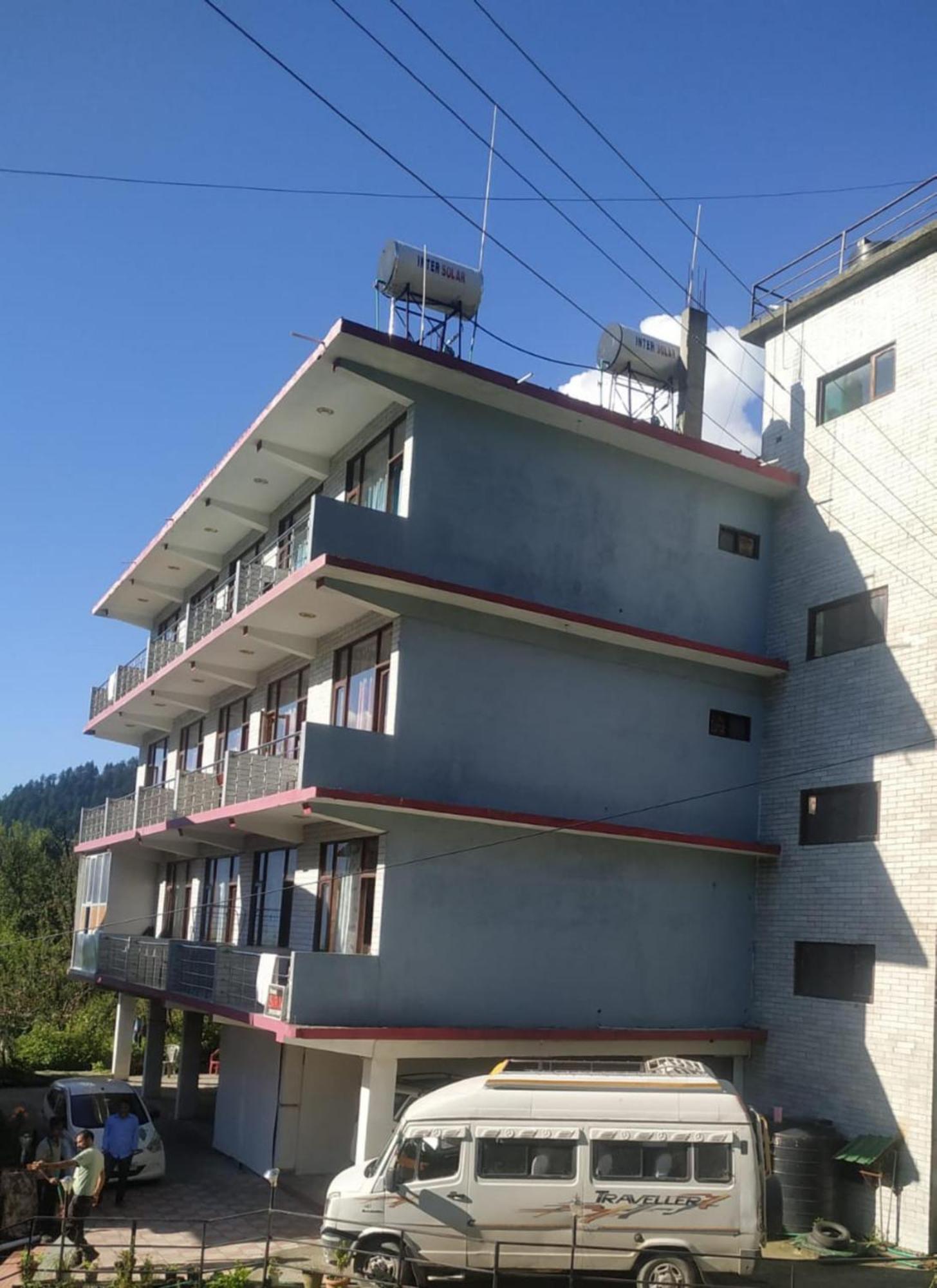 Goroomgo Saras - Near Hadimba Devi Temple - All Attached Balcony With Mountain View - Parking Facilities & Spacious Hotel 3*