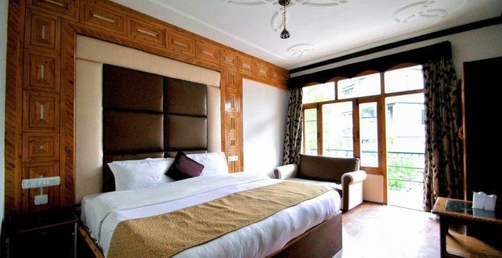 Hotel Himgiri