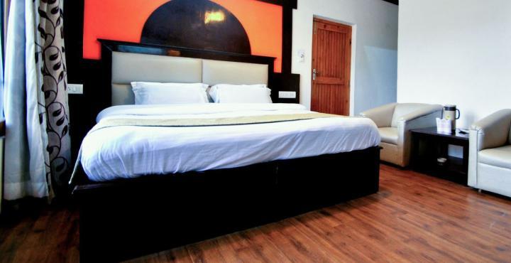 Hotel Himgiri