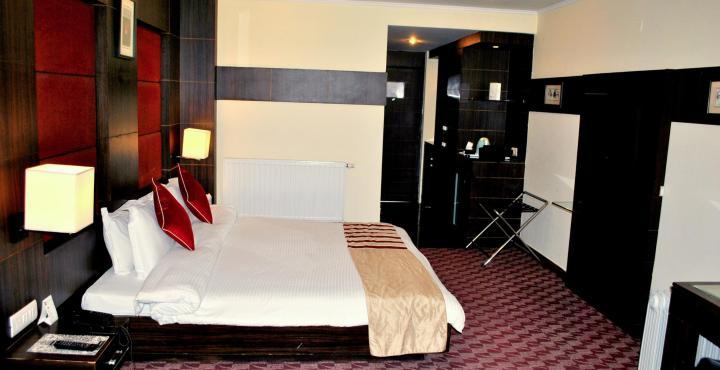 Resort Renest River Country 4*