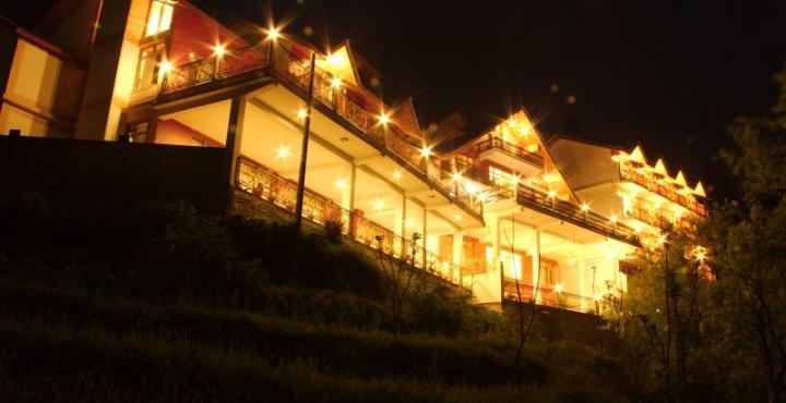 The Holiday & Cottages, Hotel
