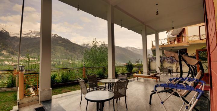Hotel The Holiday & Cottages, Manali (Himachal Pradesh)