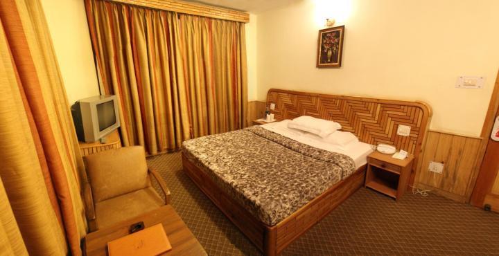 Hotel The Holiday & Cottages, Manali (Himachal Pradesh)