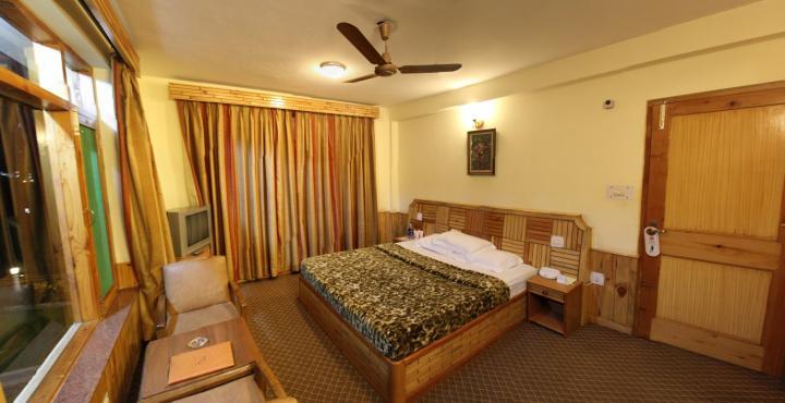 The Holiday & Cottages, Hotel Manali (Himachal Pradesh)