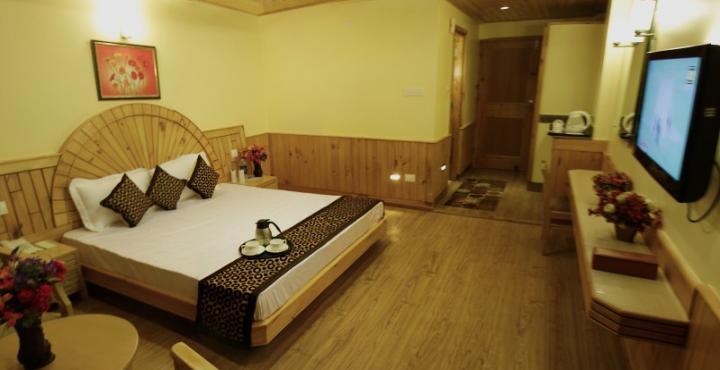 The Holiday & Cottages, Hotel