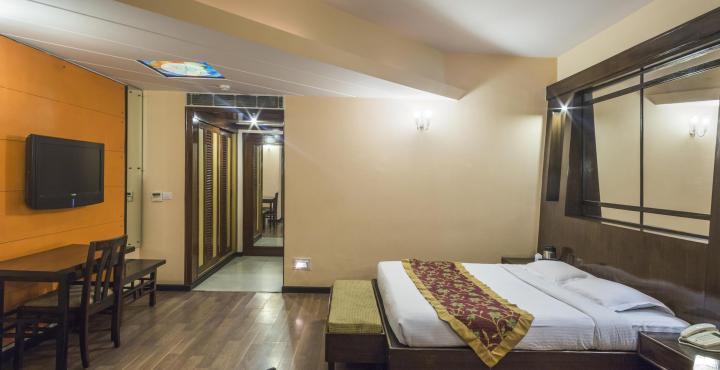 Hotel The River Crescent 4*