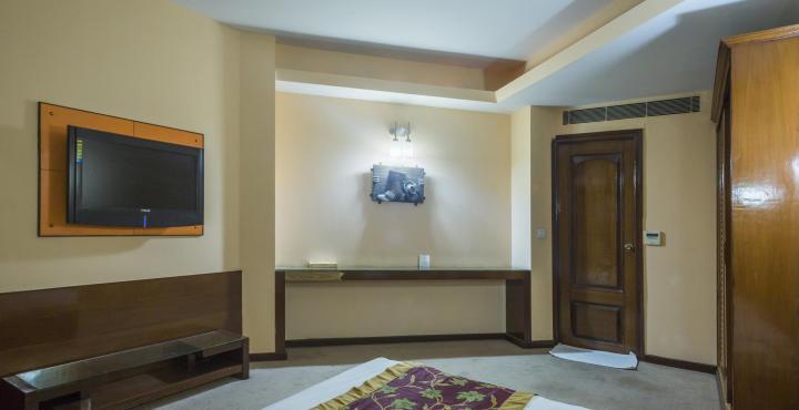 Hotel The River Crescent 4*