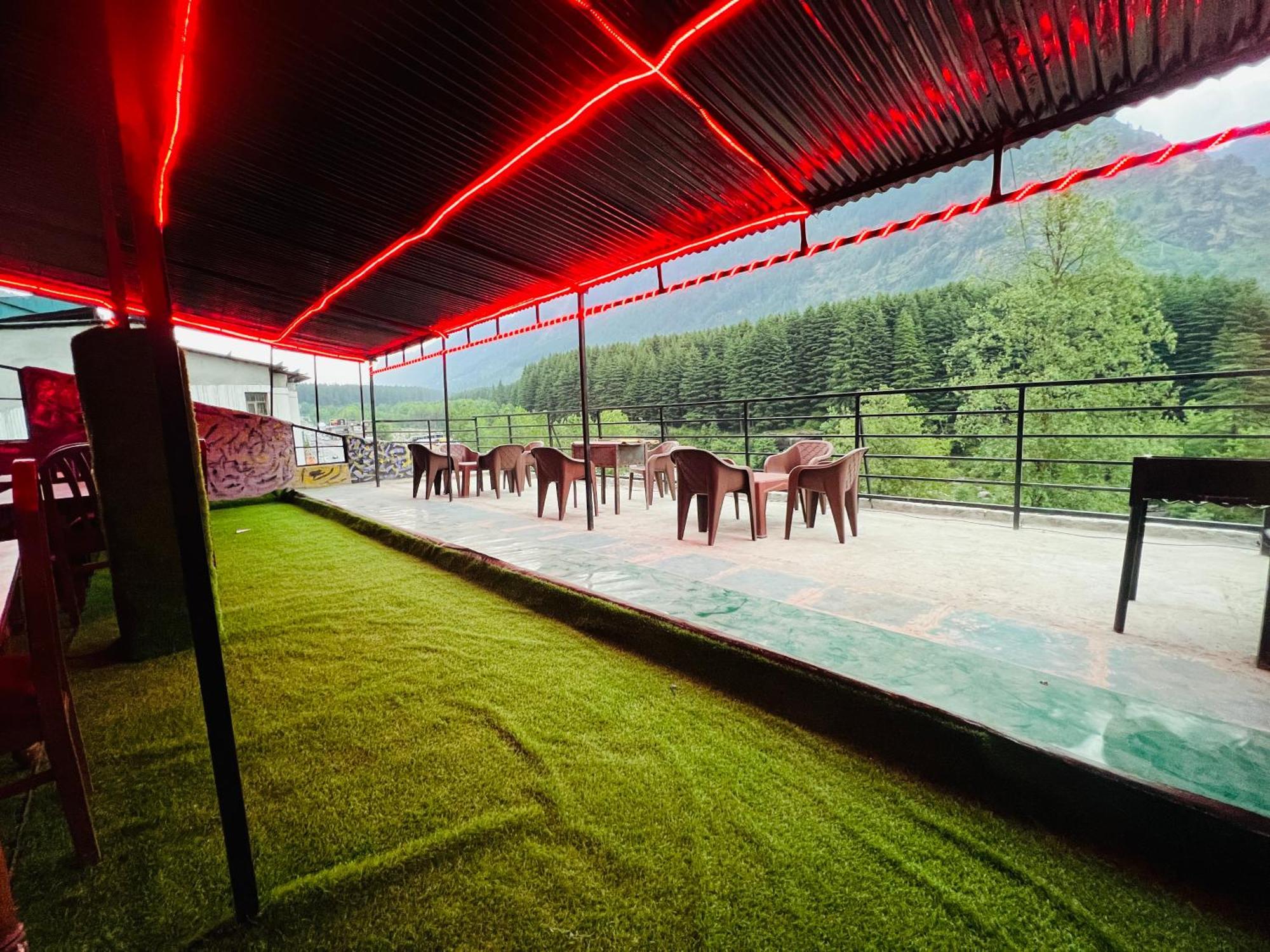 Link -#near Volvo Bus Stand #mountain View #river View #open Terrace Hotel Manali (Himachal Pradesh)
