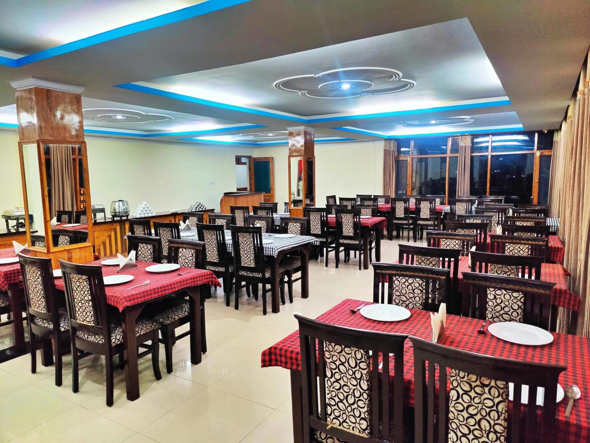 A Star Regency Near Mall Road 3*