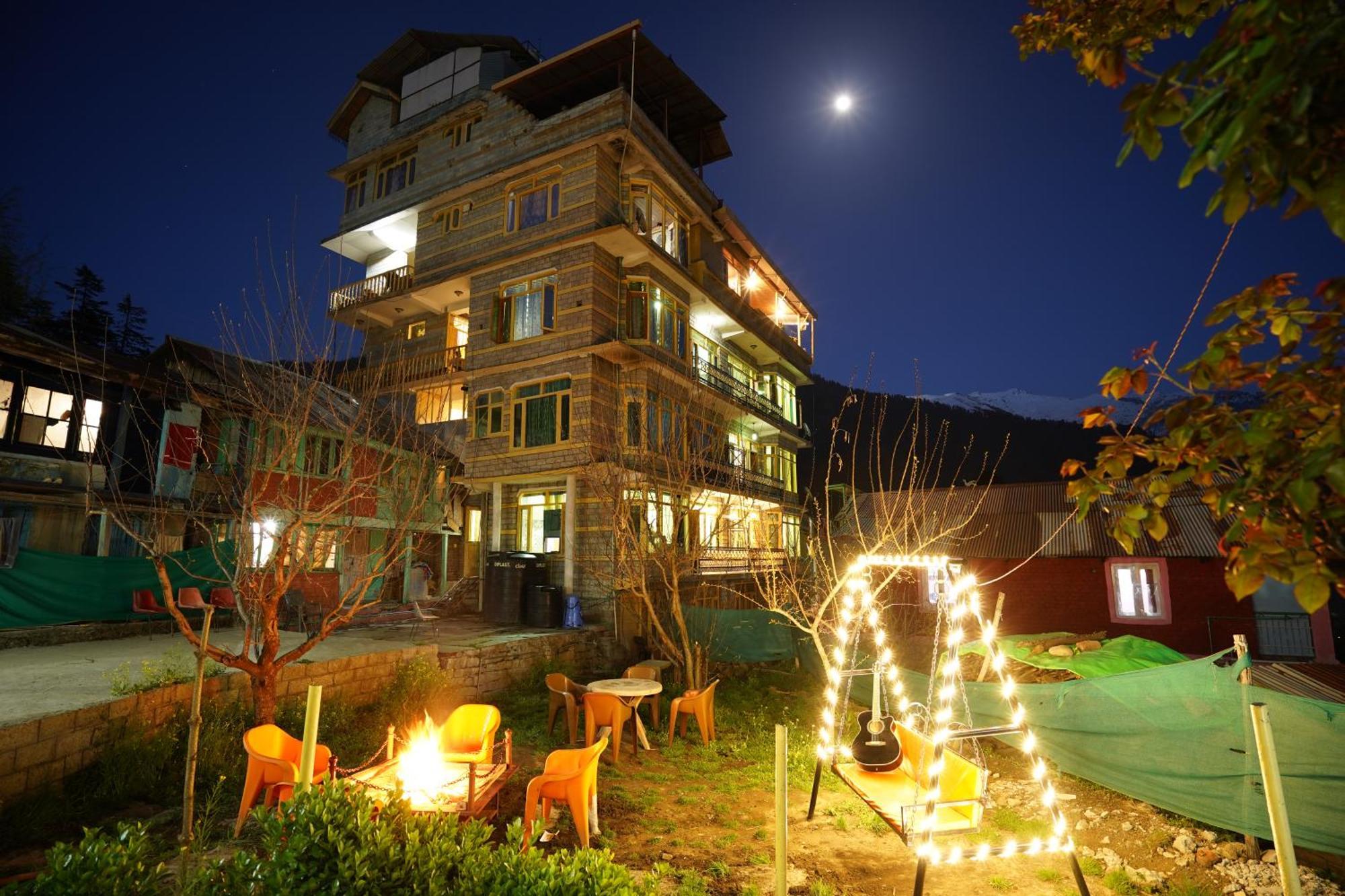 Hotel Woods Cottage, 4*