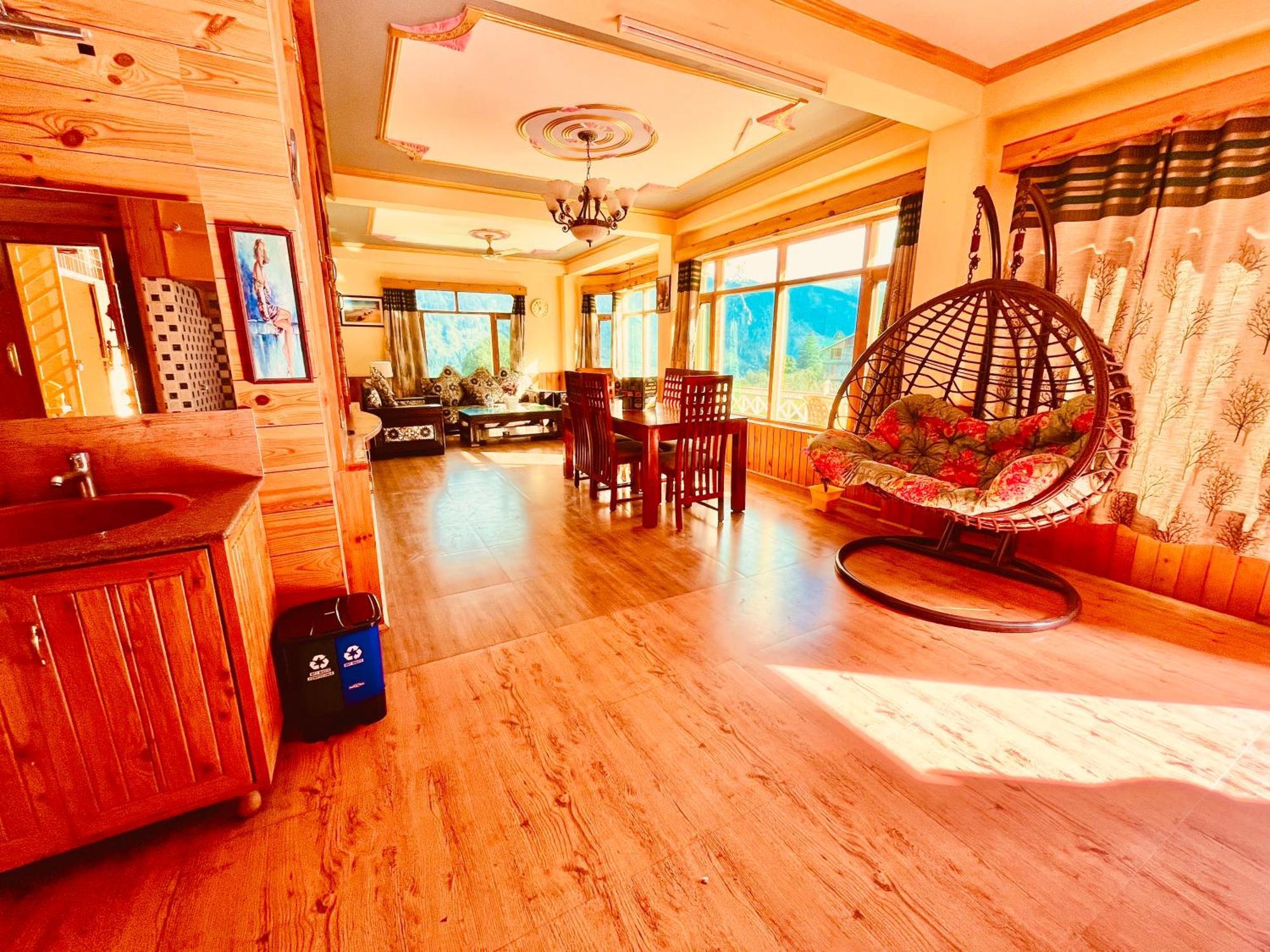 Woods Cottage, 4* Manali (Himachal Pradesh)