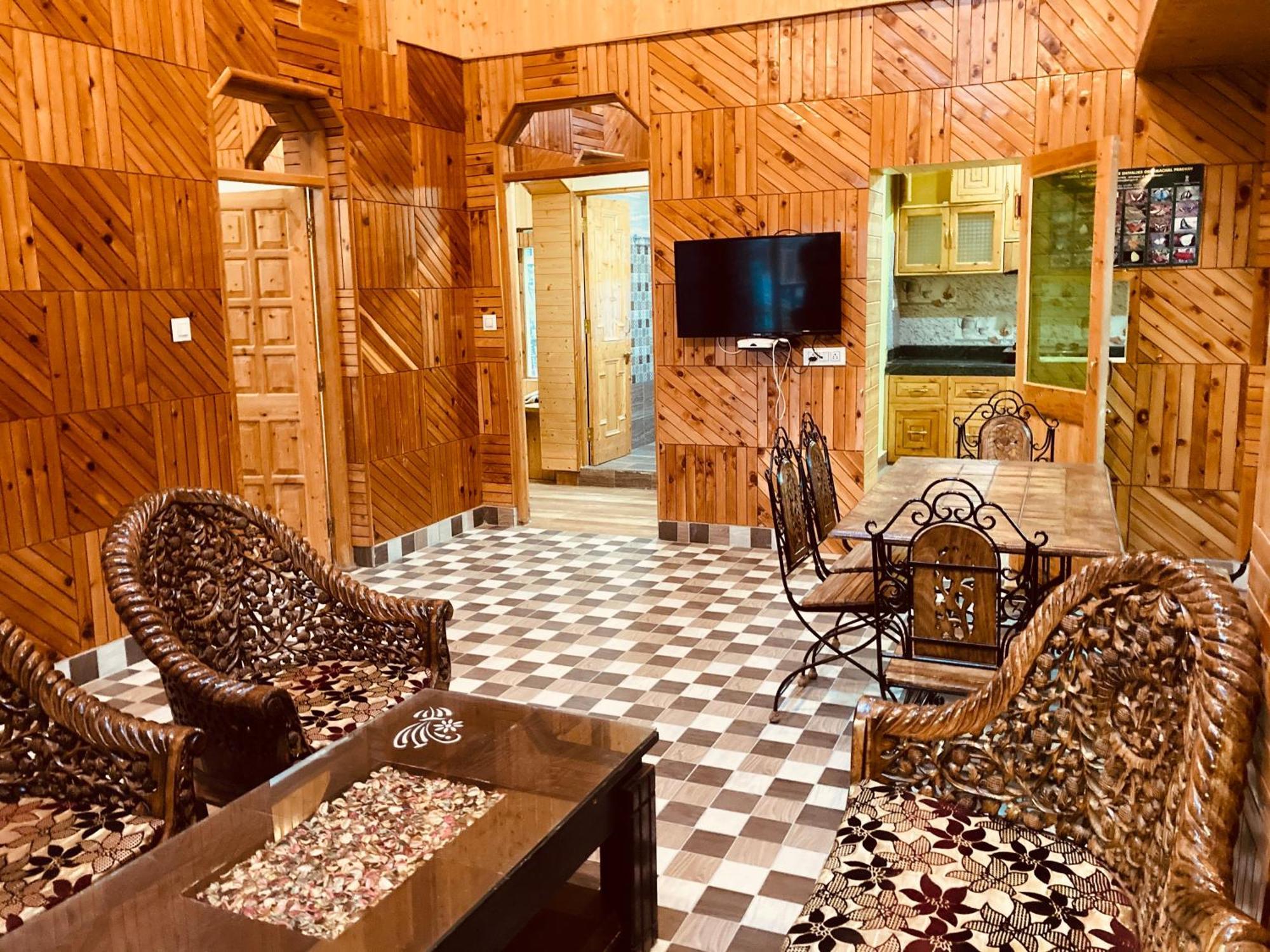 Woods Cottage, Manali (Himachal Pradesh)