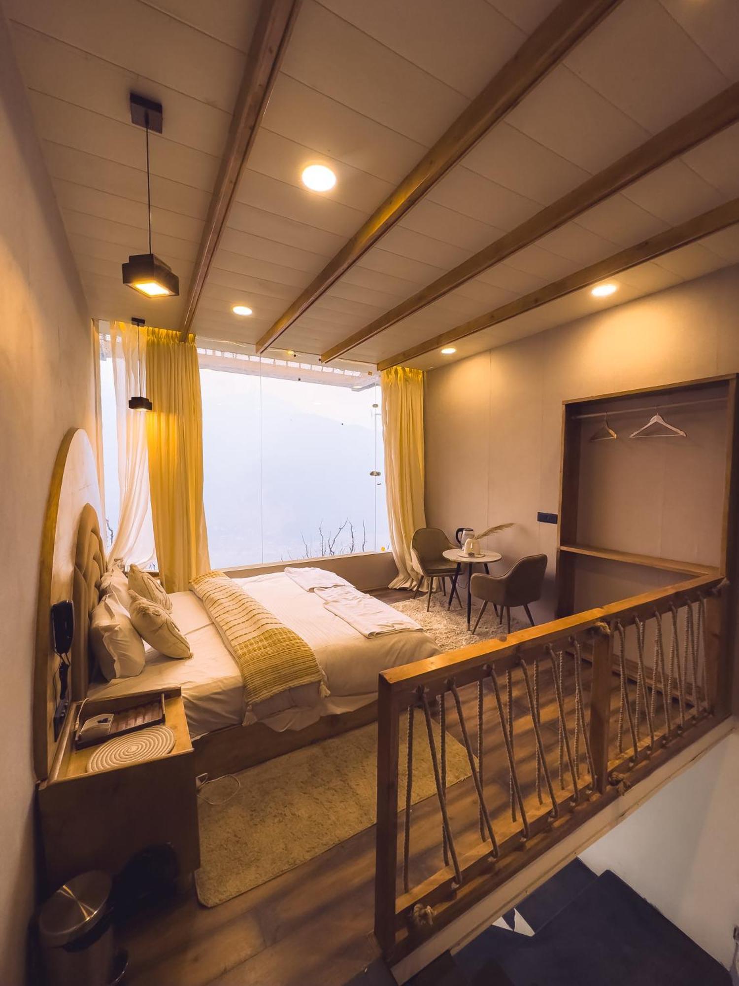 Hotel Infinity Sky Glamps