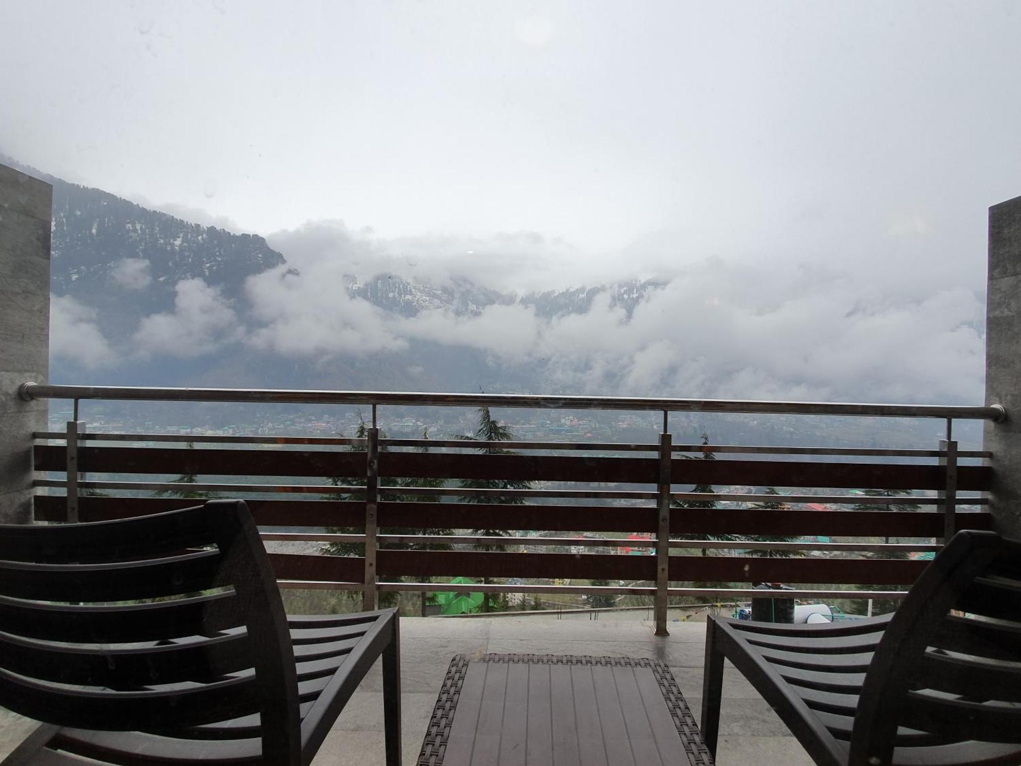 Gezellig - Vardhan Hills Manali (Himachal Pradesh)