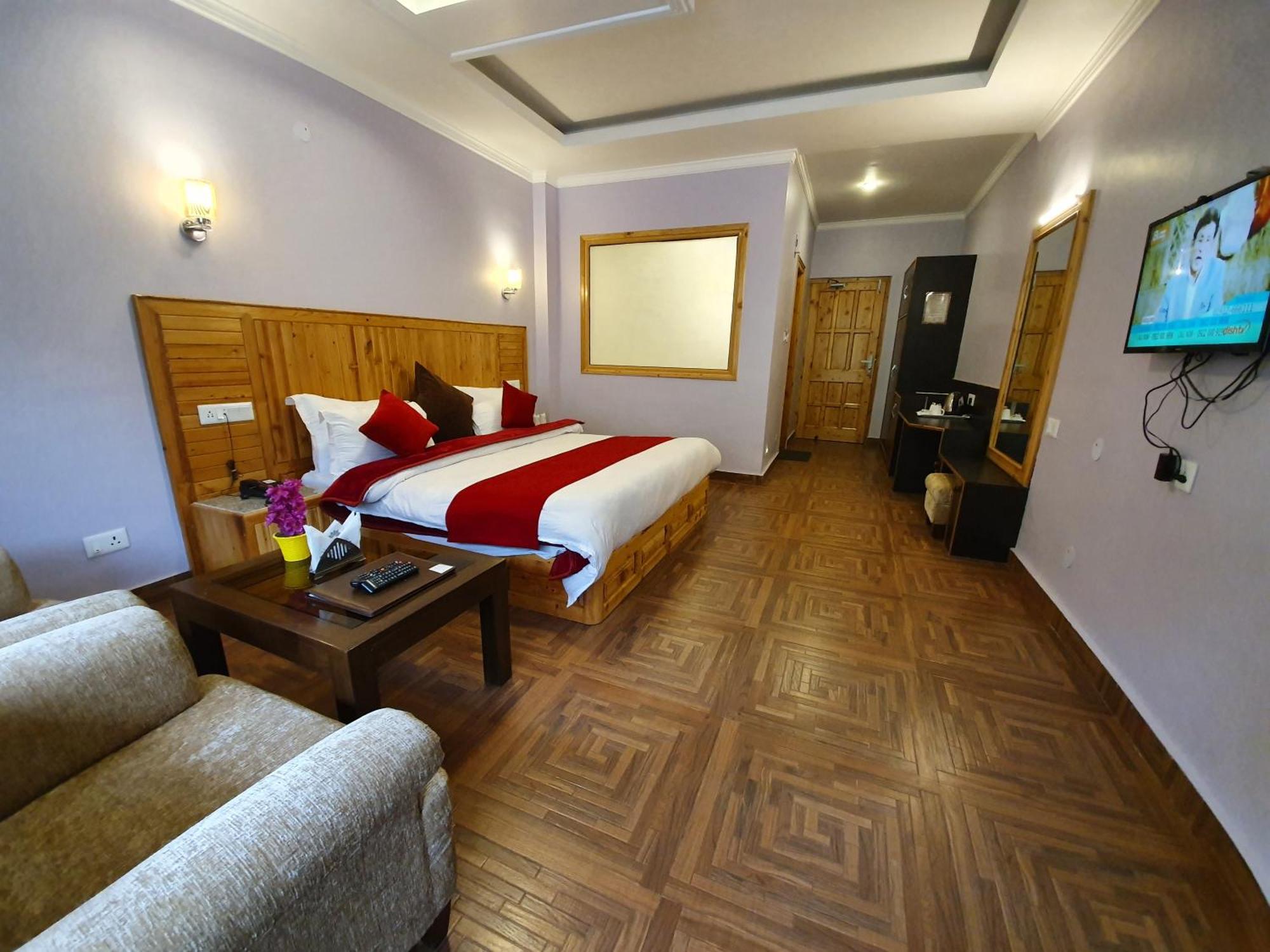 Gezellig - Vardhan Hills Hotel 4*