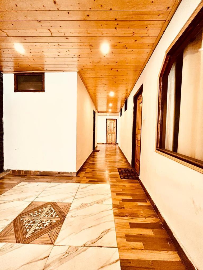 Hotel In With Mountain View Near Mall Road Manali (Himachal Pradesh)