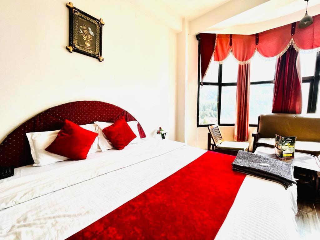 Hotel In With Mountain View Near Mall Road