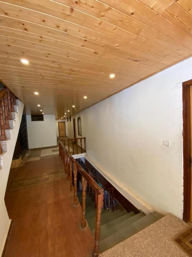 Hotel In With Mountain View Near Mall Road 4*