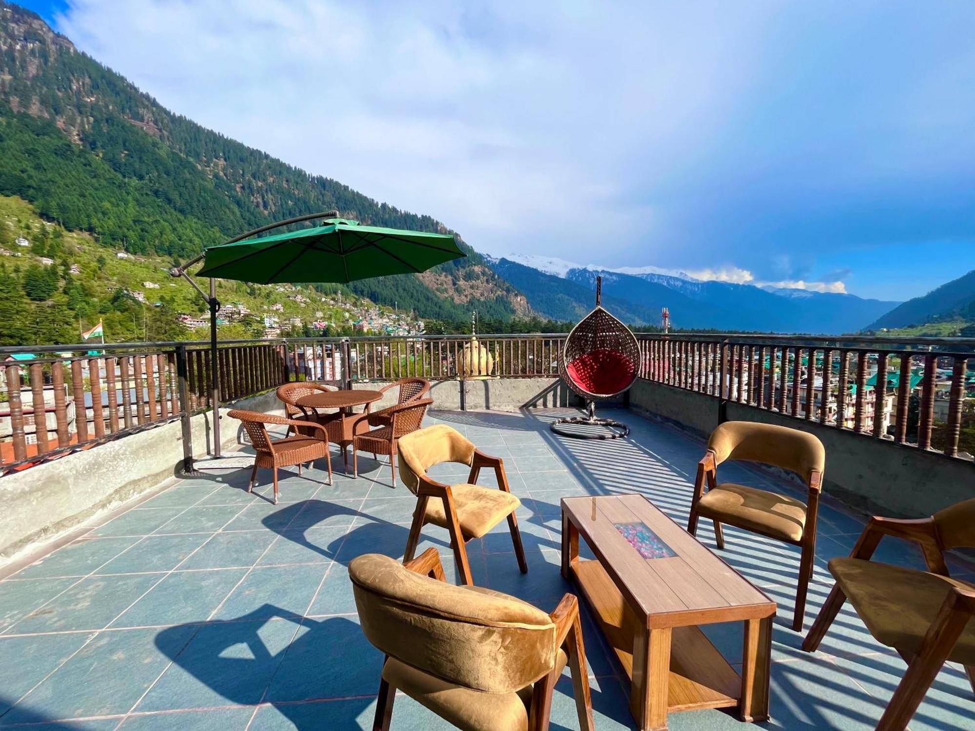 Lee Green, On Mall Road Hotel Manali (Himachal Pradesh)