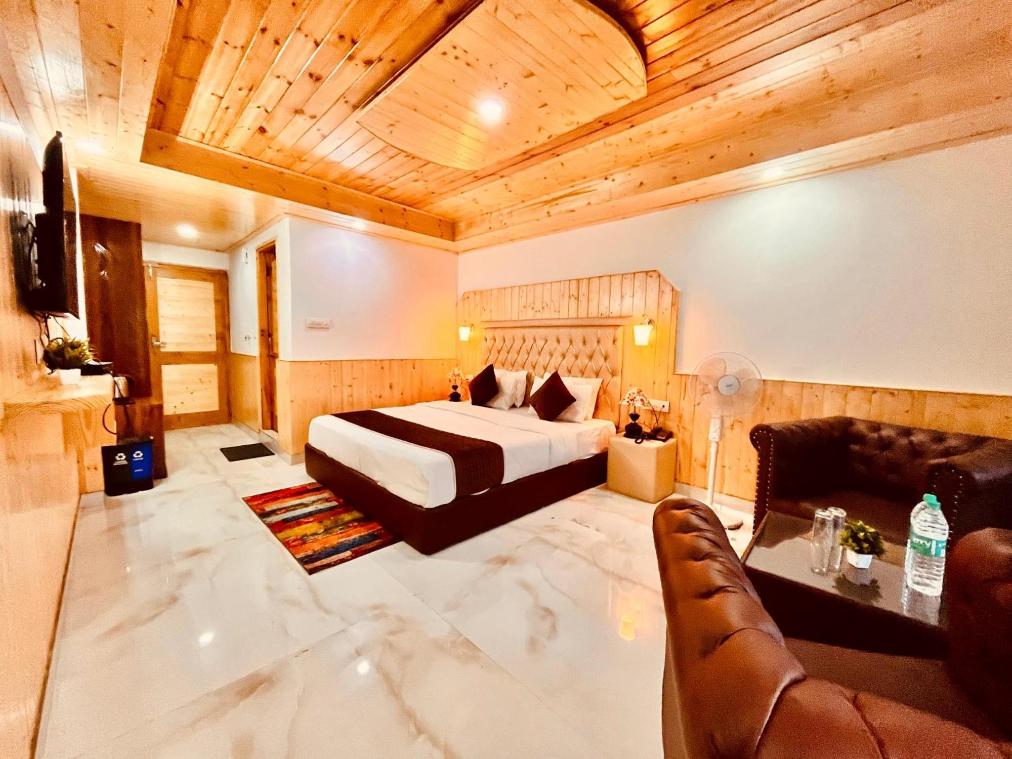 Hotel Himalayan Village Resort,