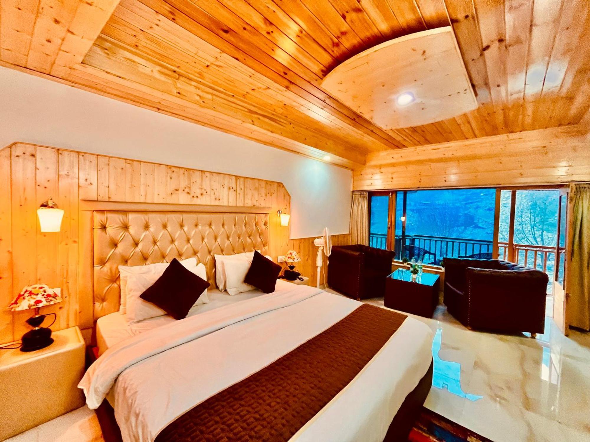 Hotel Himalayan Village Resort, 4*