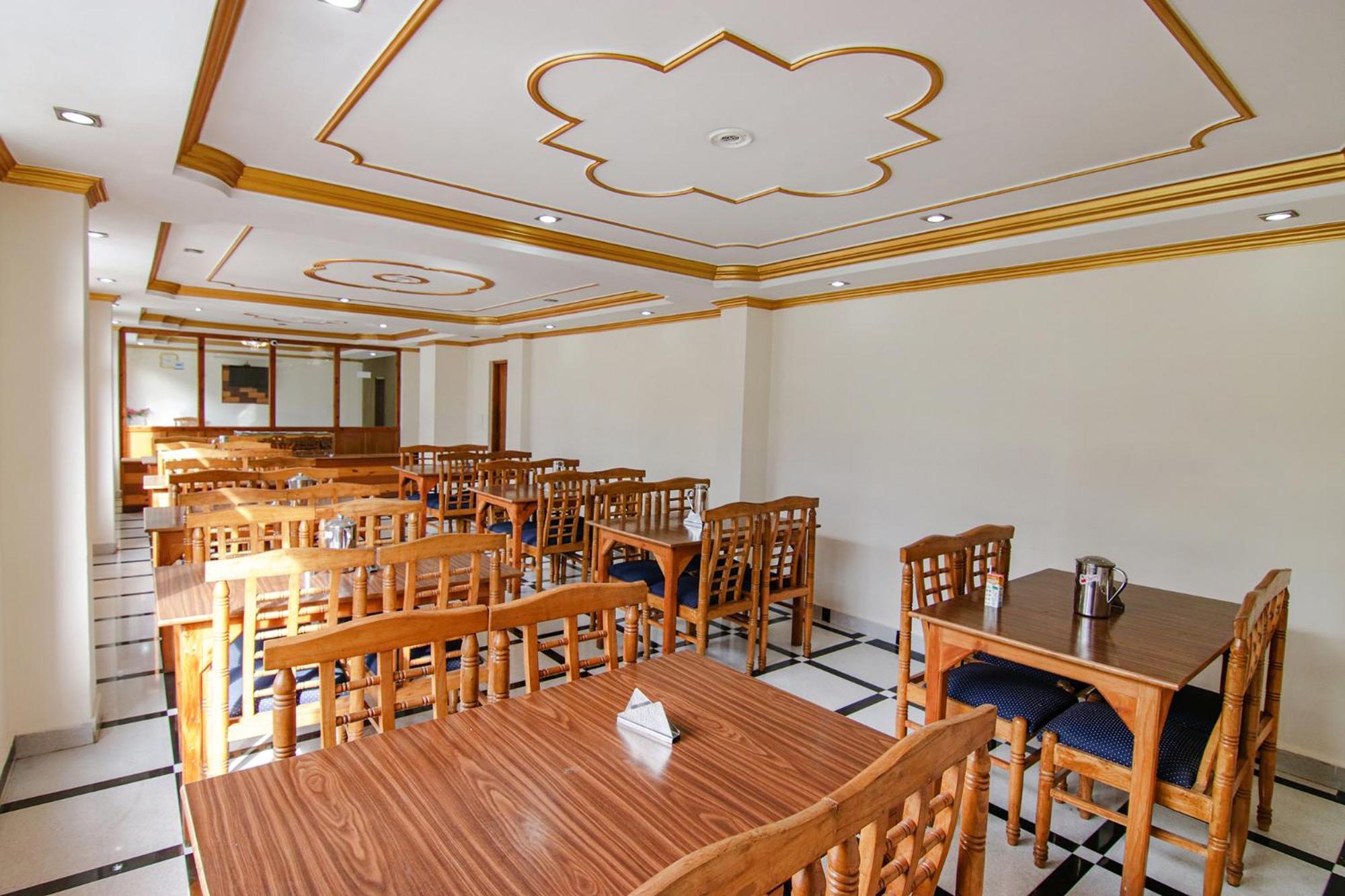 Fabhotel Prini Hotel