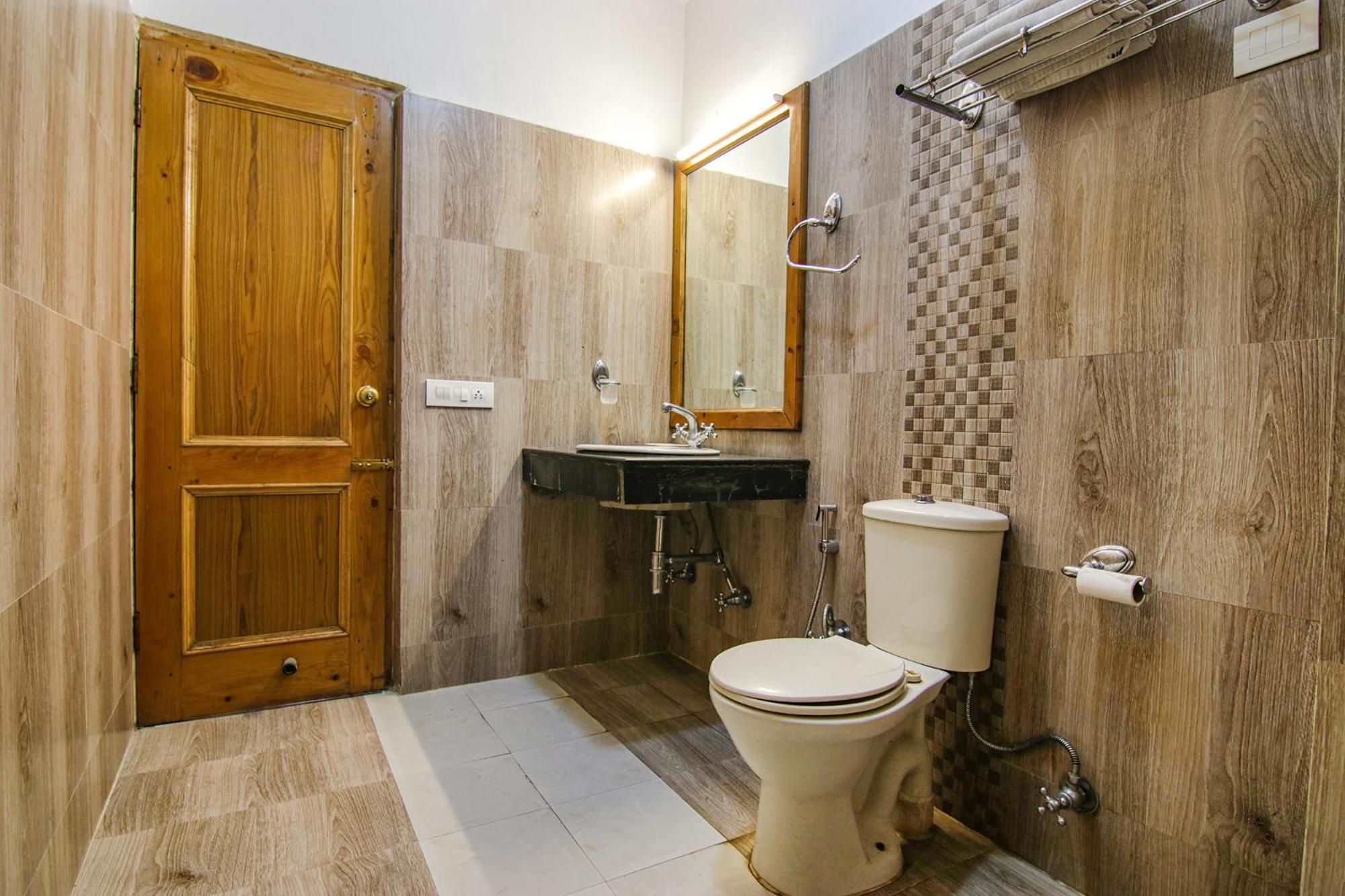 Fabhotel Prini 3*