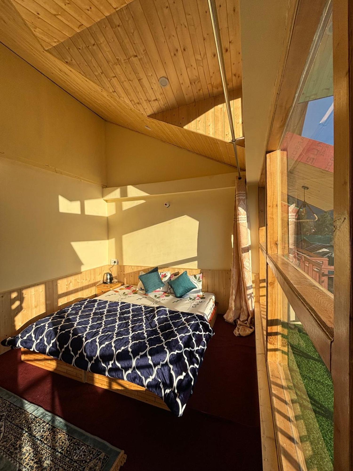 The Pineapple Homestay Manali (Himachal Pradesh)