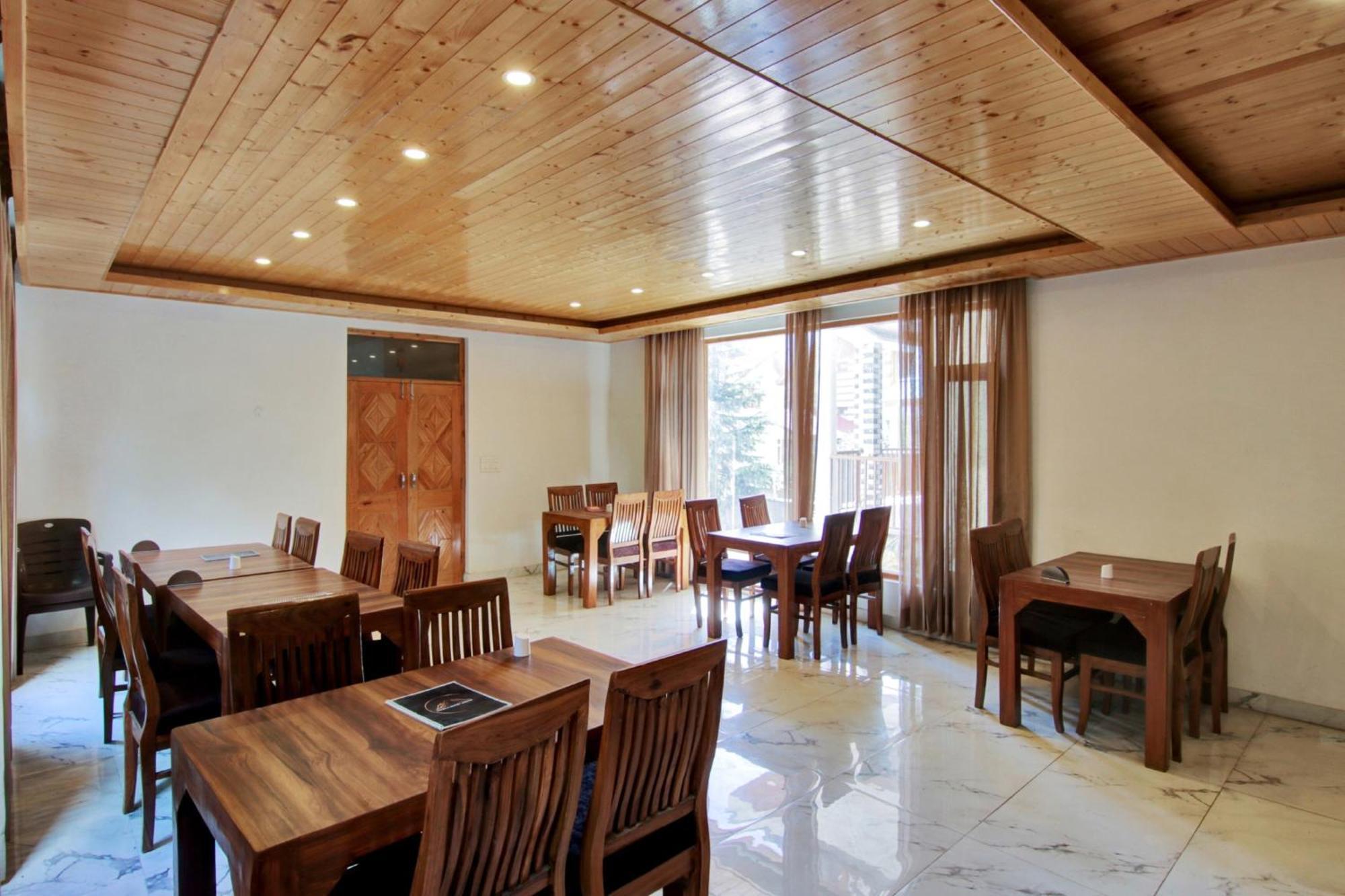 O Kshitij Hotel 3*