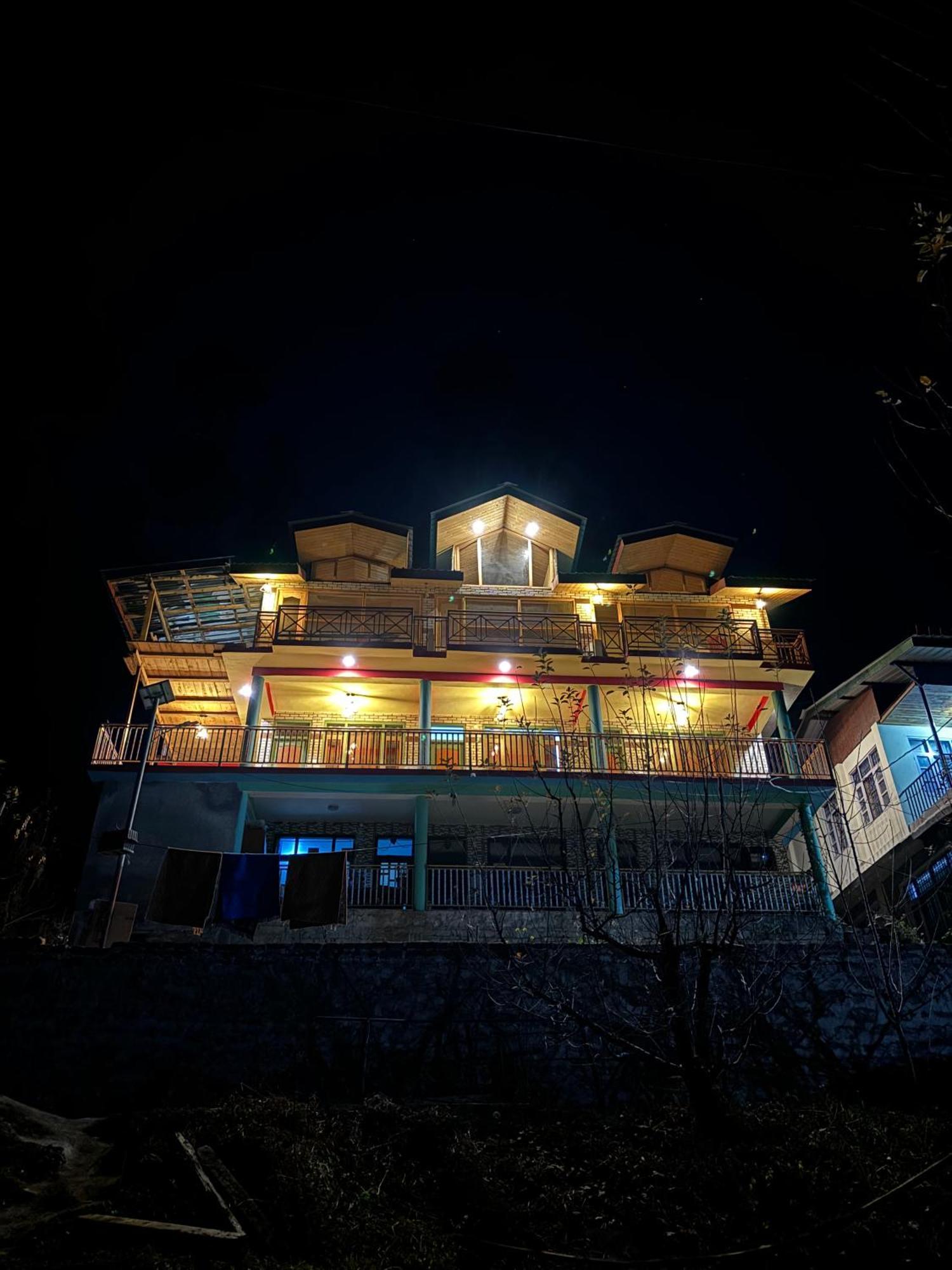 Homestay The Pineapple Manali (Himachal Pradesh)