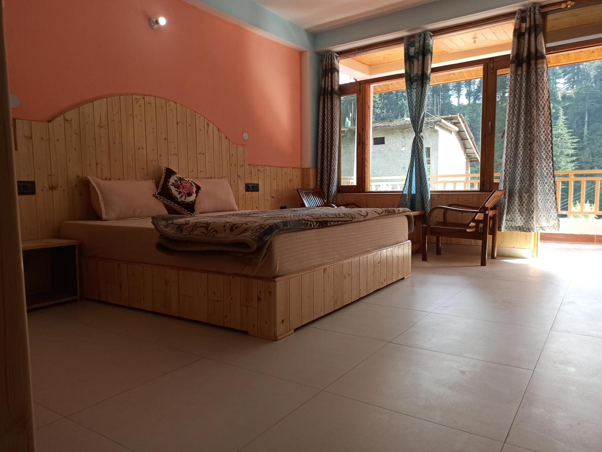 Wood Stone Homestay Manali (Himachal Pradesh)