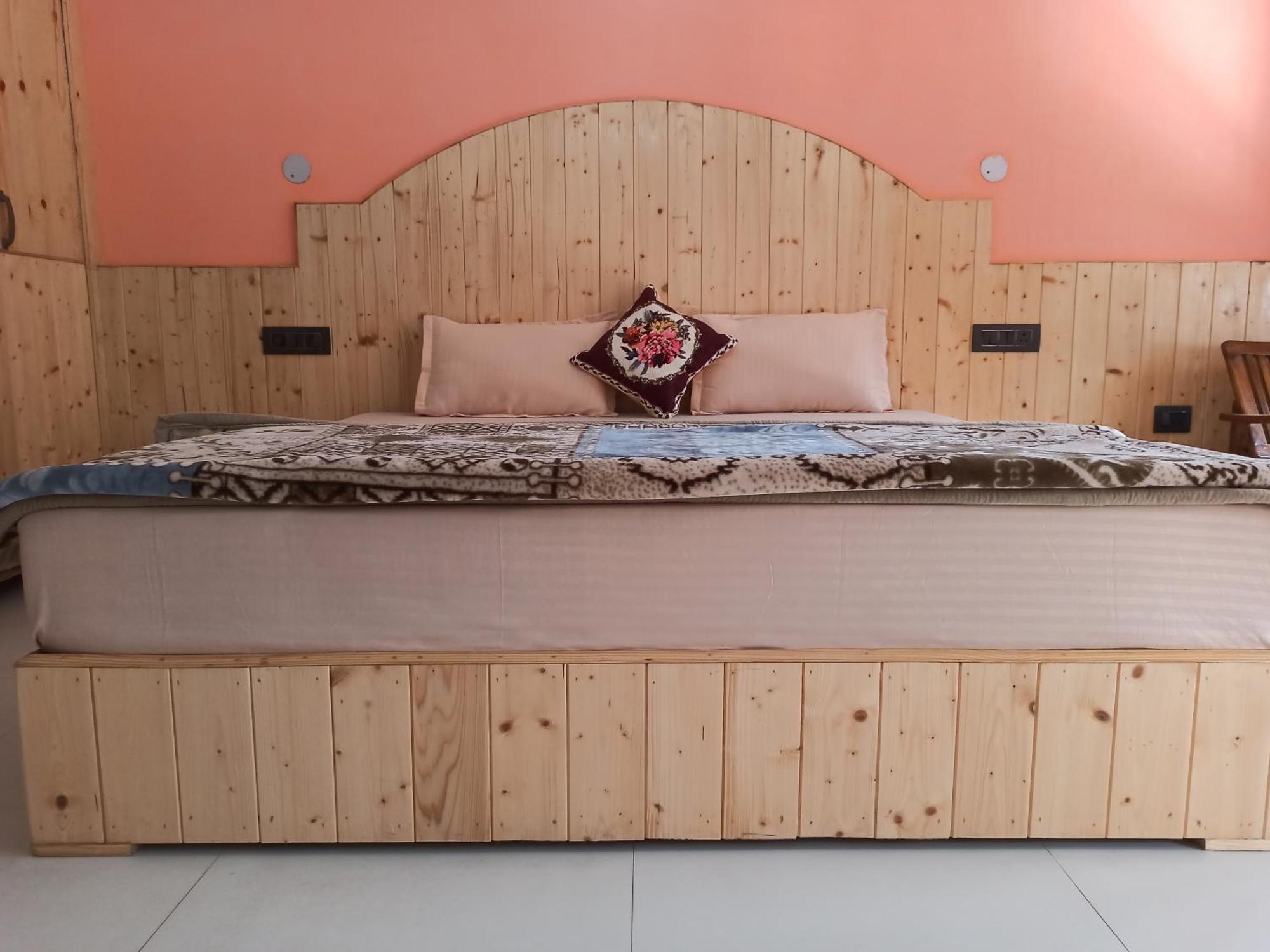 Wood Stone Homestay *