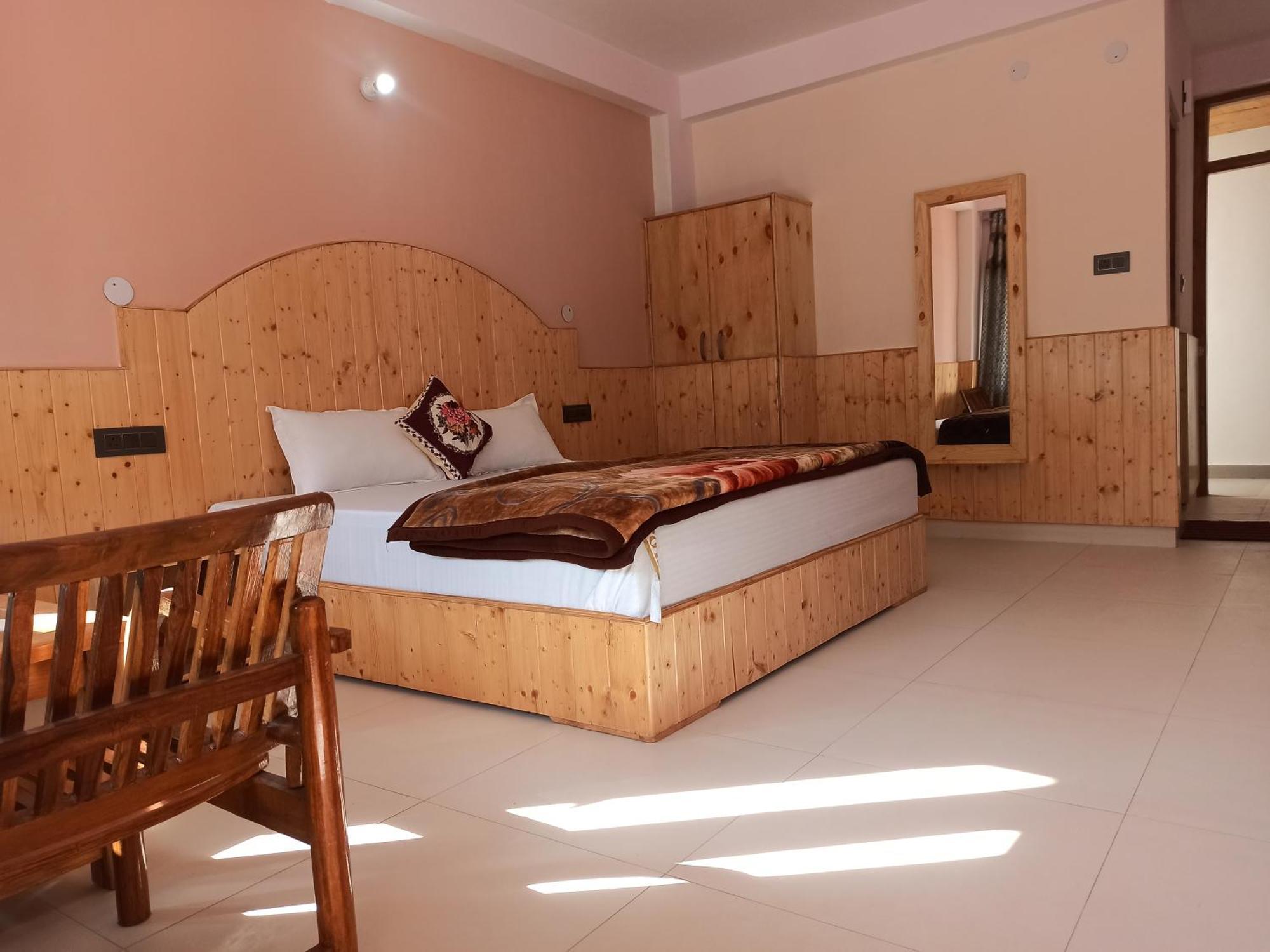Wood Stone Homestay * Manali (Himachal Pradesh)