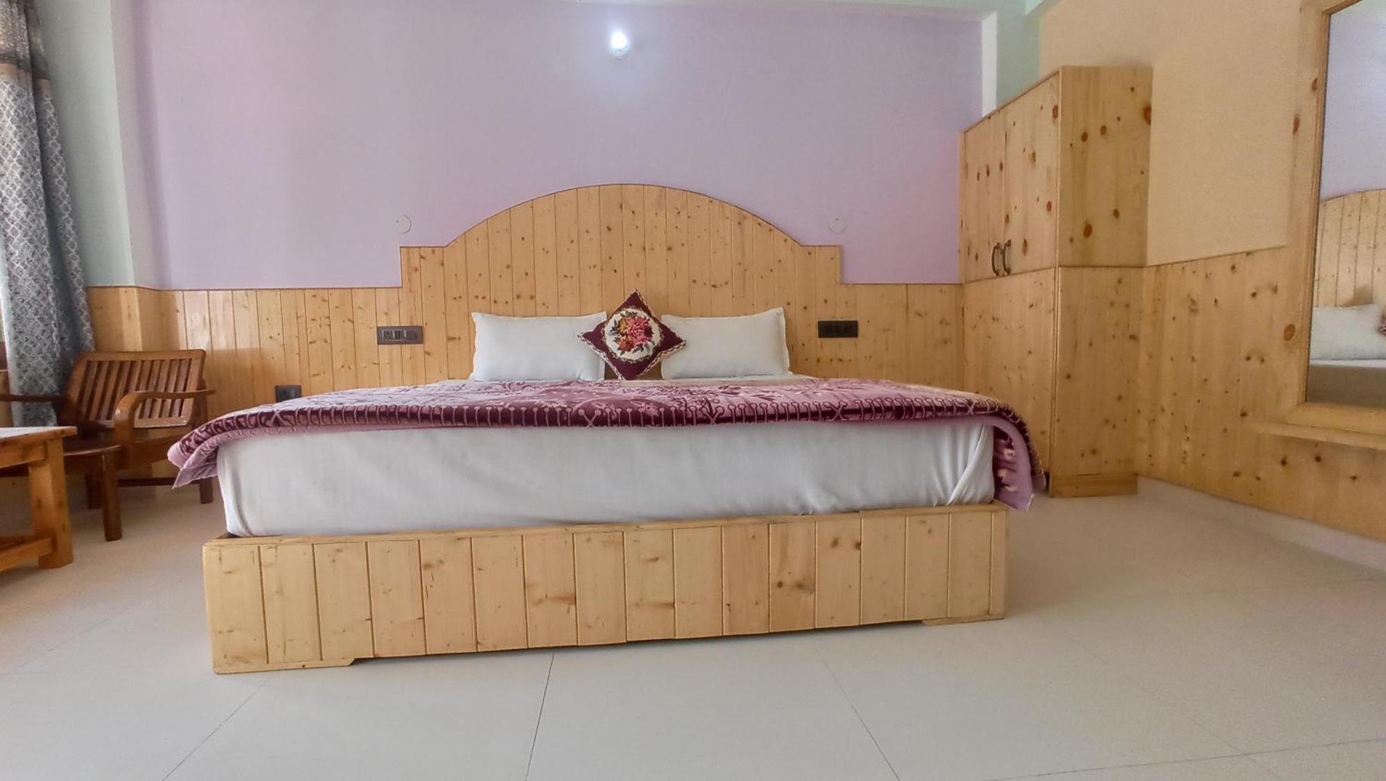 Wood Stone Homestay Guest house Manali (Himachal Pradesh)