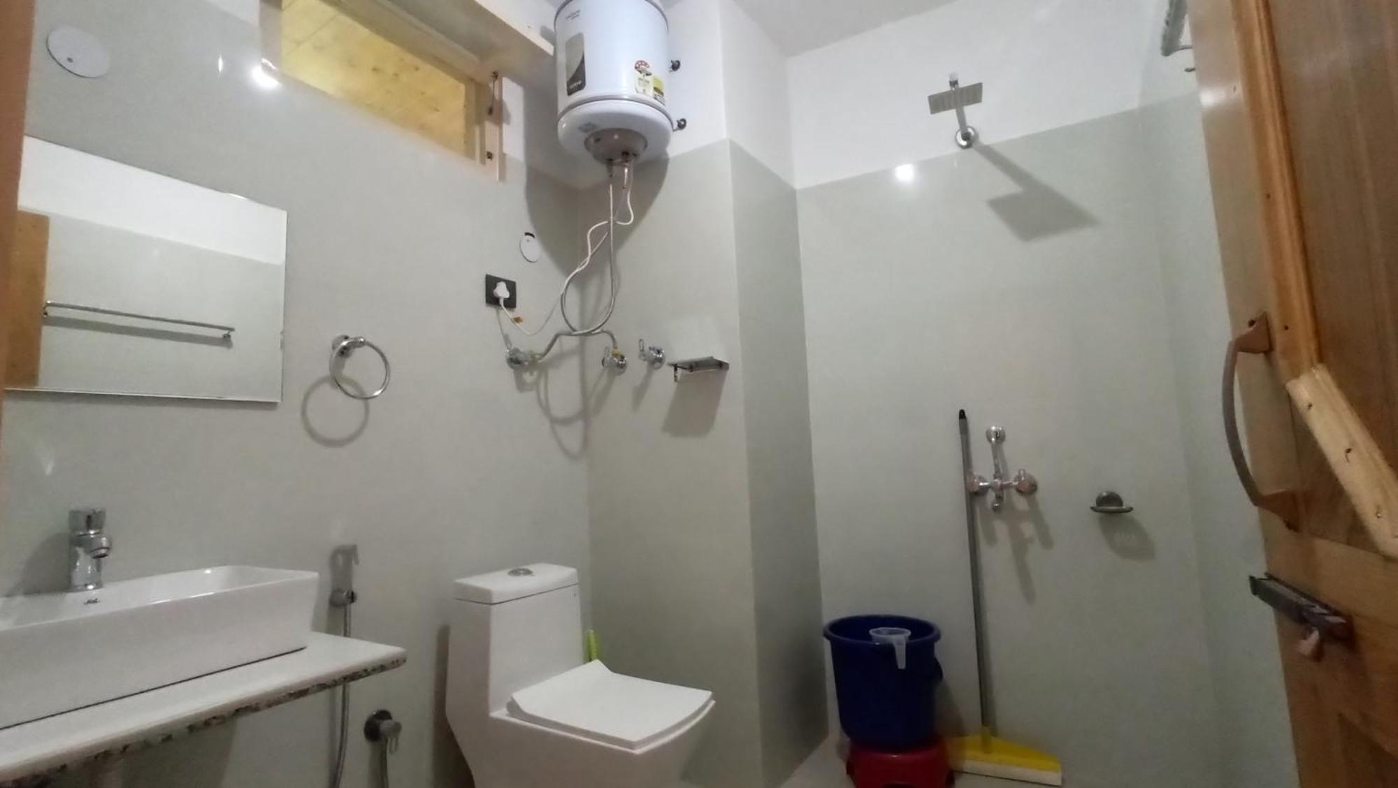 Wood Stone Homestay Manali (Himachal Pradesh)