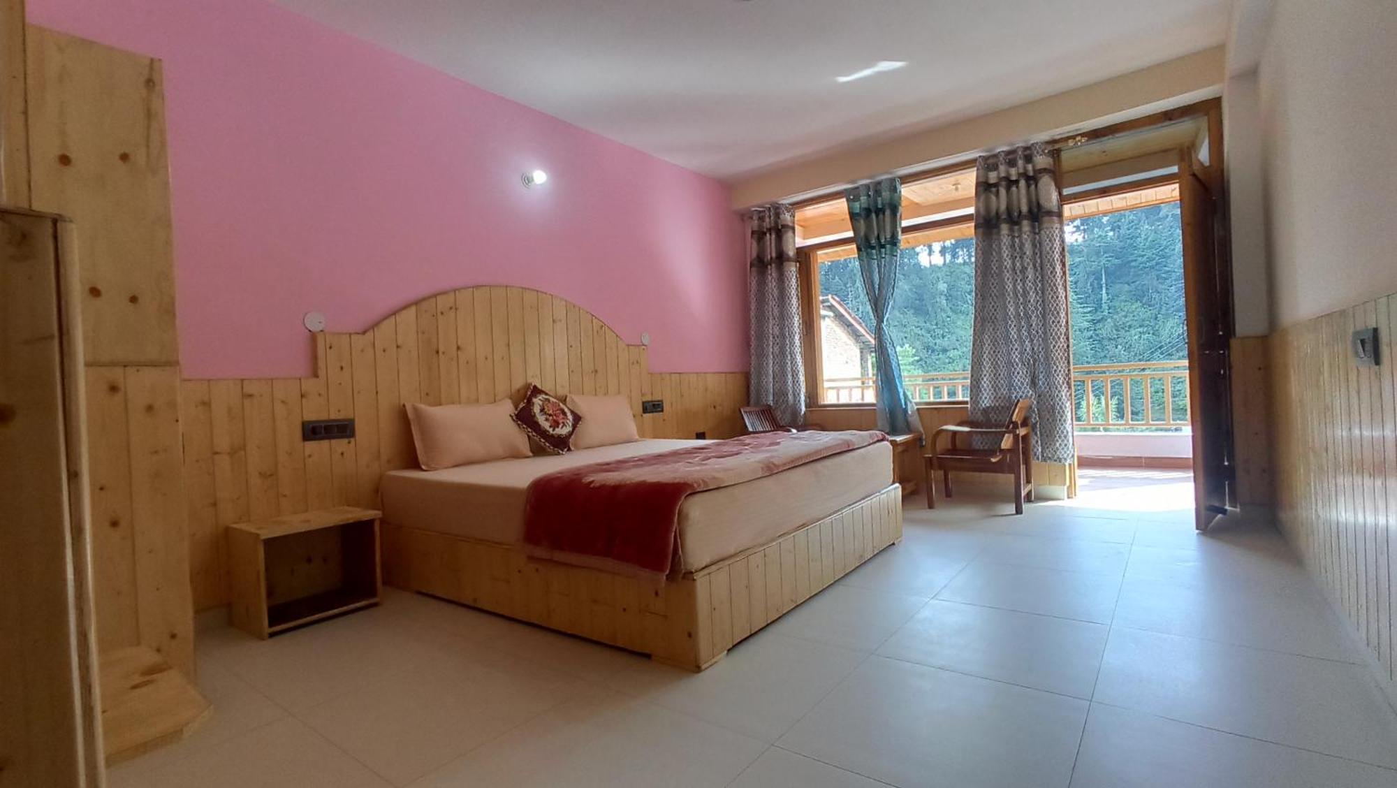 Wood Stone Homestay Manali (Himachal Pradesh)
