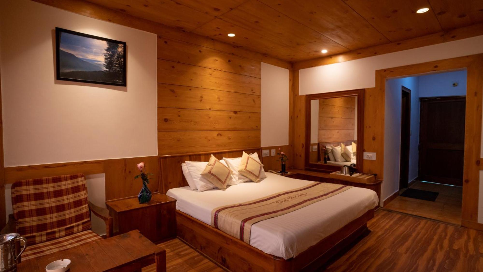 Hotel The Conifer Manali (Himachal Pradesh)