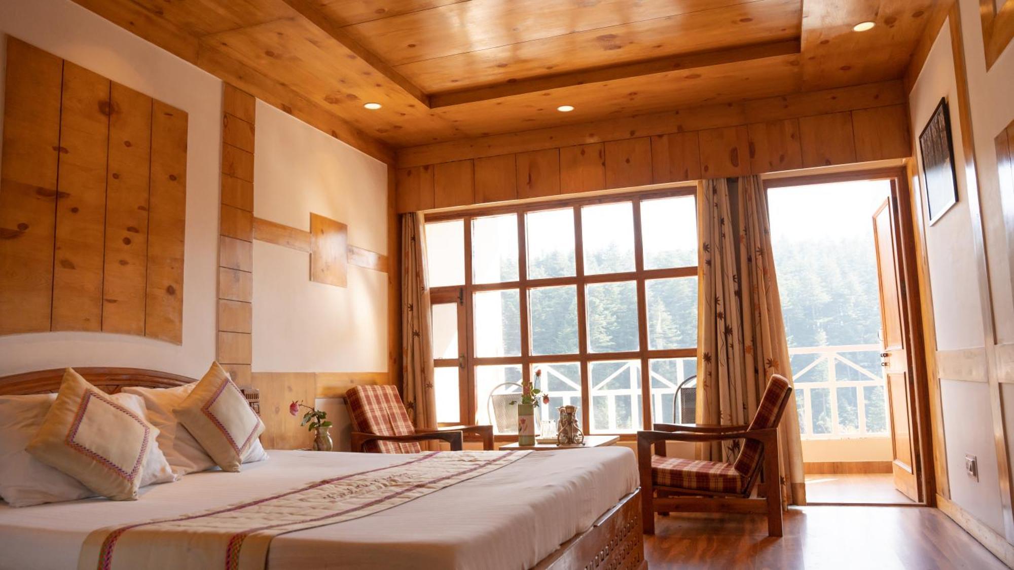 Hotel The Conifer Manali (Himachal Pradesh)