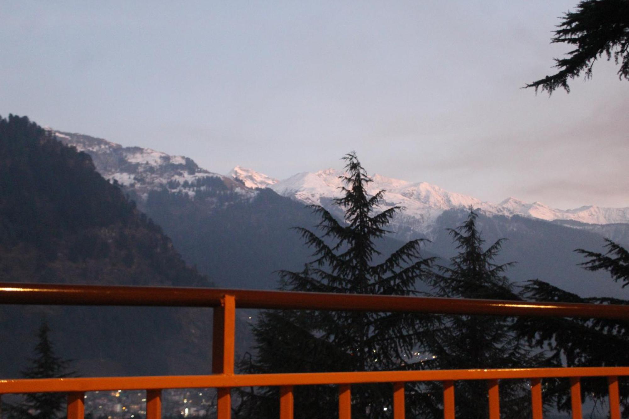 Guruchhaya And Hotel Manali (Himachal Pradesh)