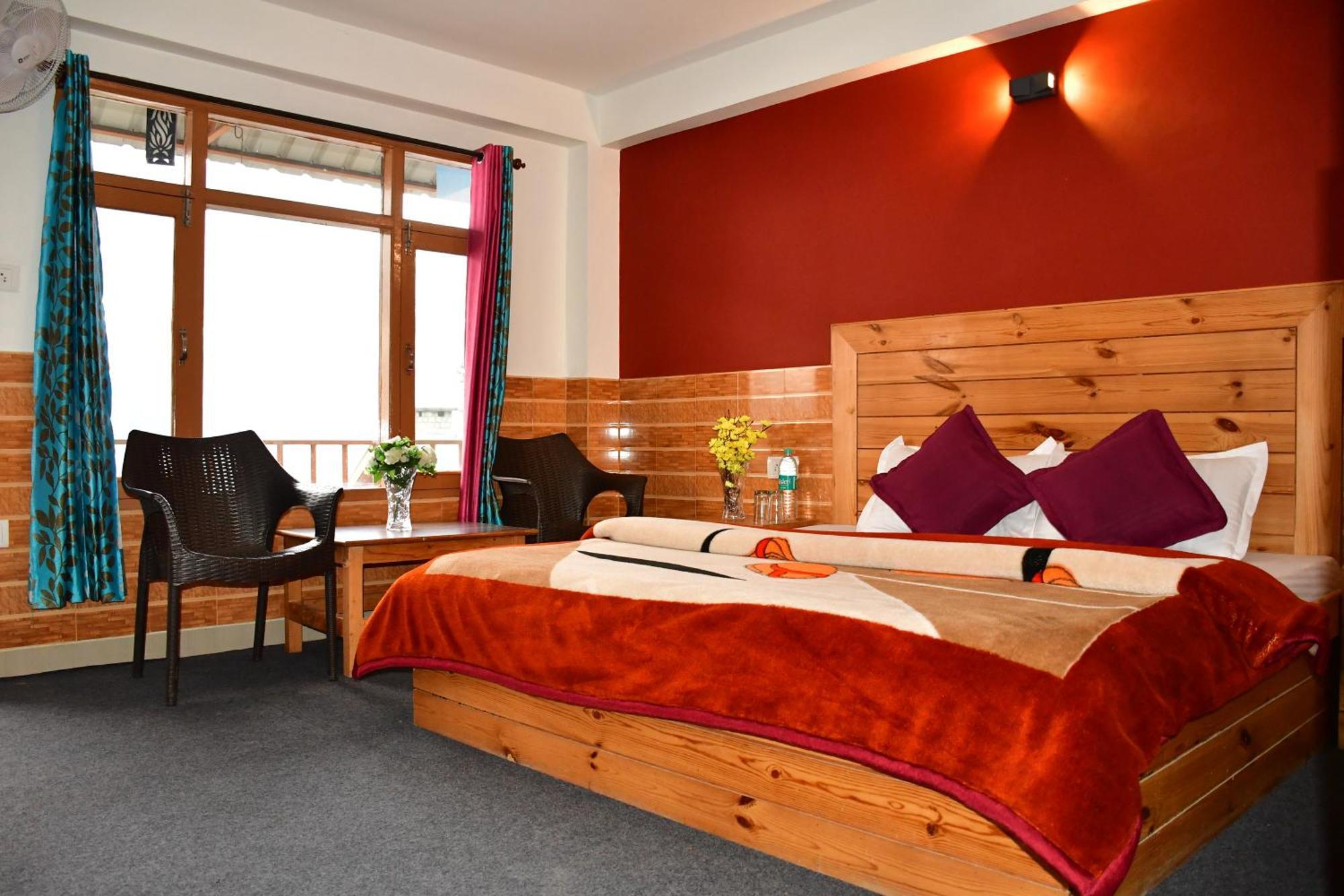 Hotel Guruchhaya And Manali (Himachal Pradesh)