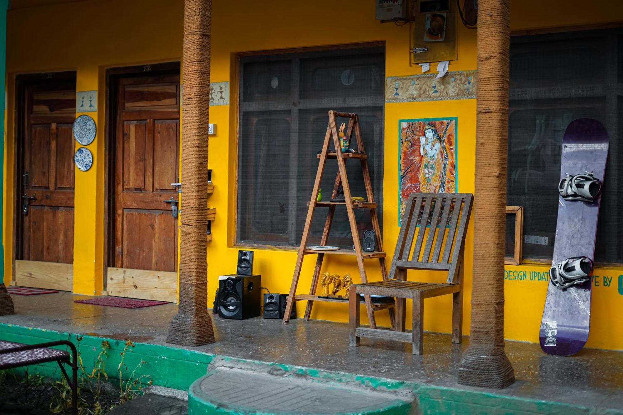 Yaarana & Cafe, Vashisht, *