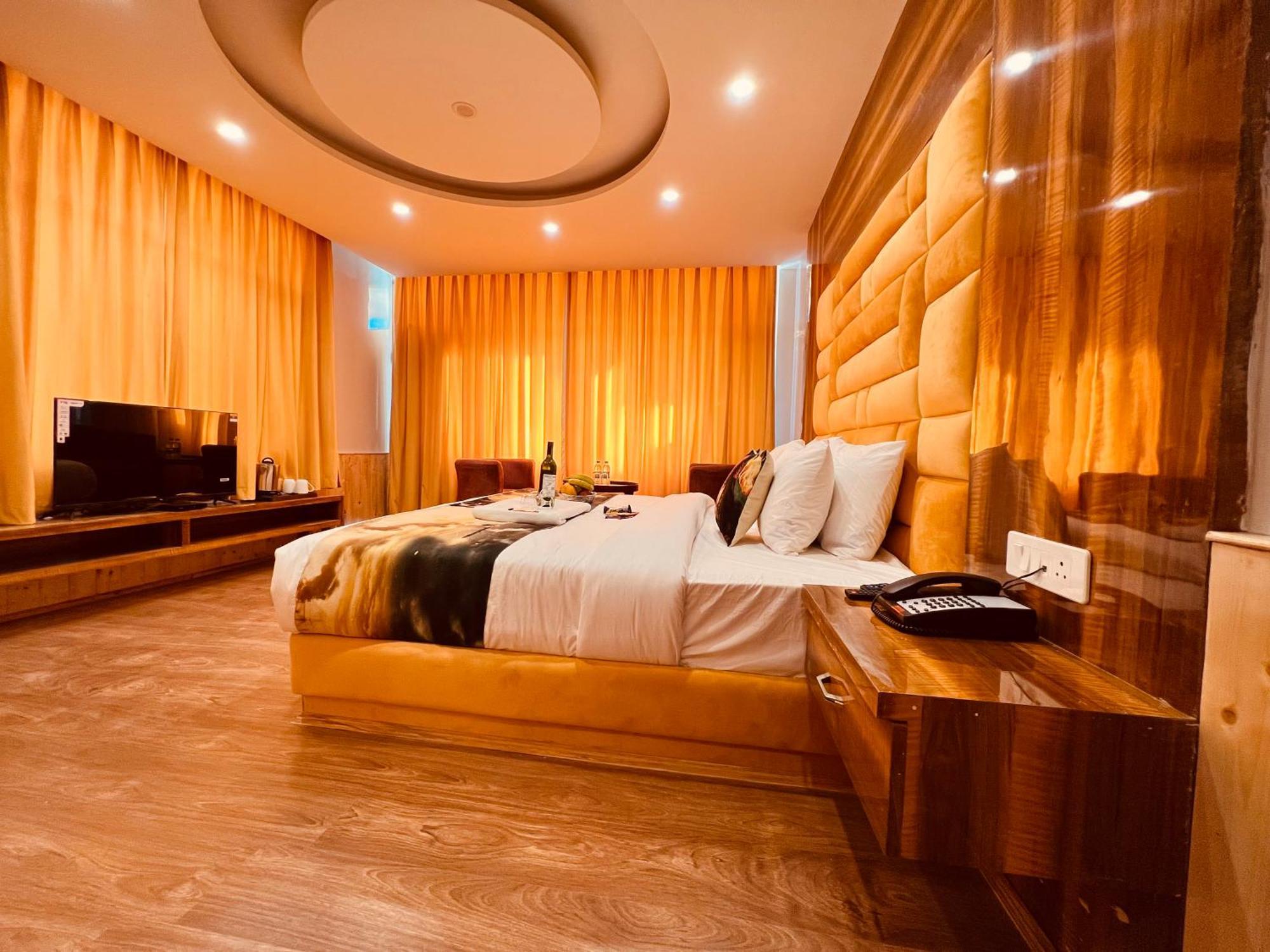 Hill River - Heated & Air Cooled - Near Mall Road , Of 2024- 2025 Hotel Manali (Himachal Pradesh)