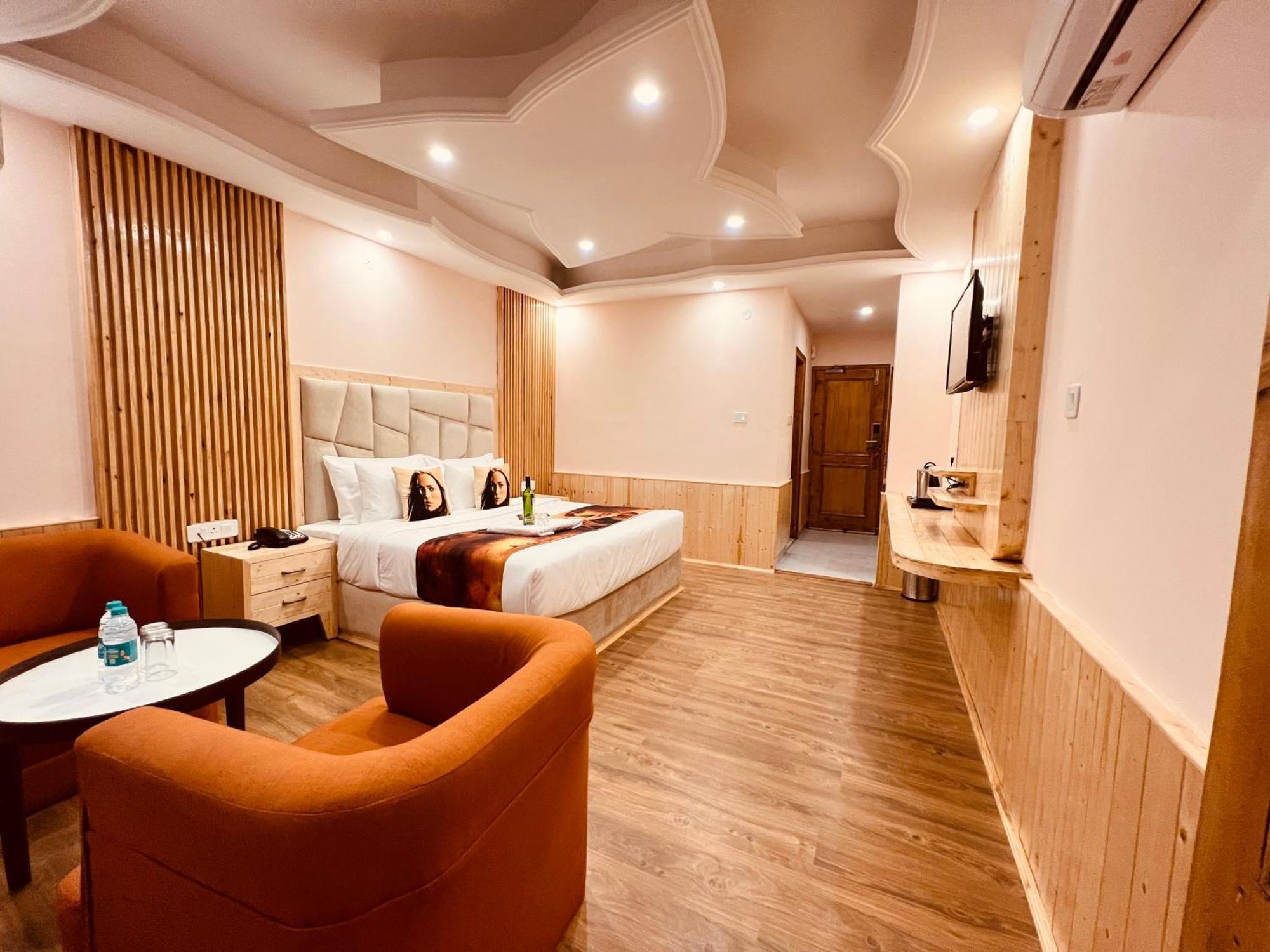 Hill River - Heated & Air Cooled - Near Mall Road , Of 2024- 2025